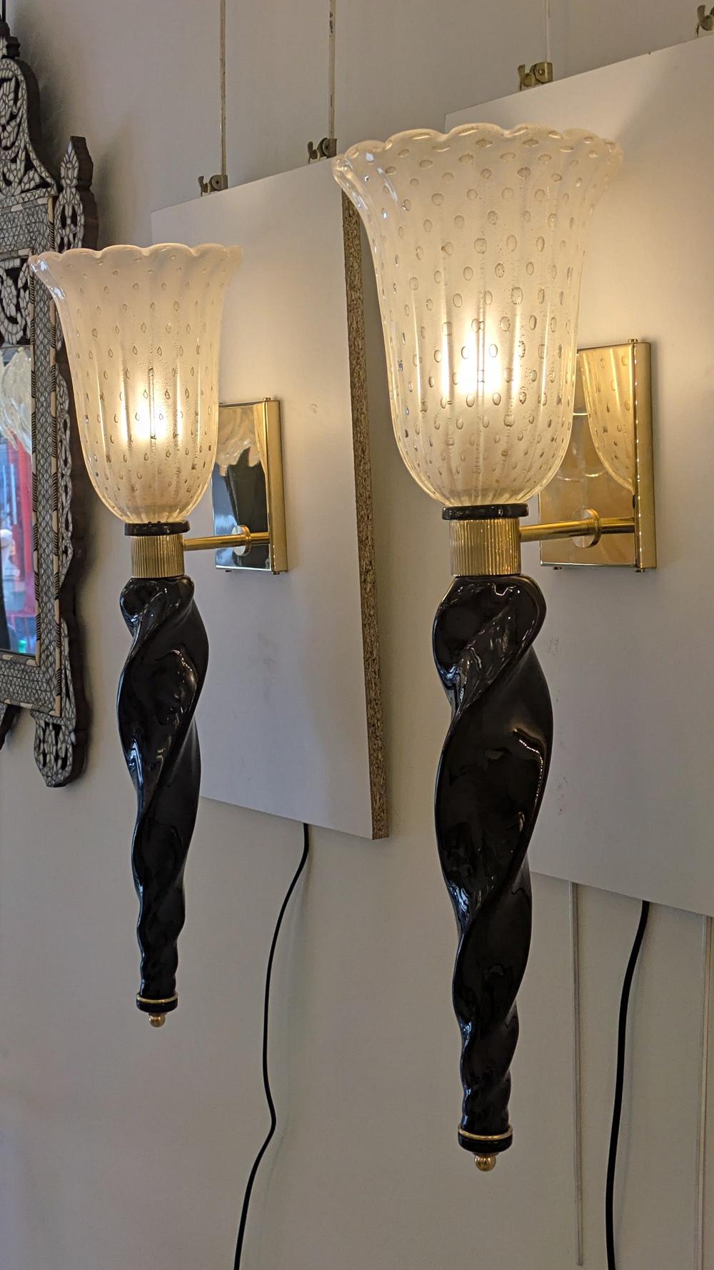 Paire d'appliques en laiton et verre de Murano en vente 1