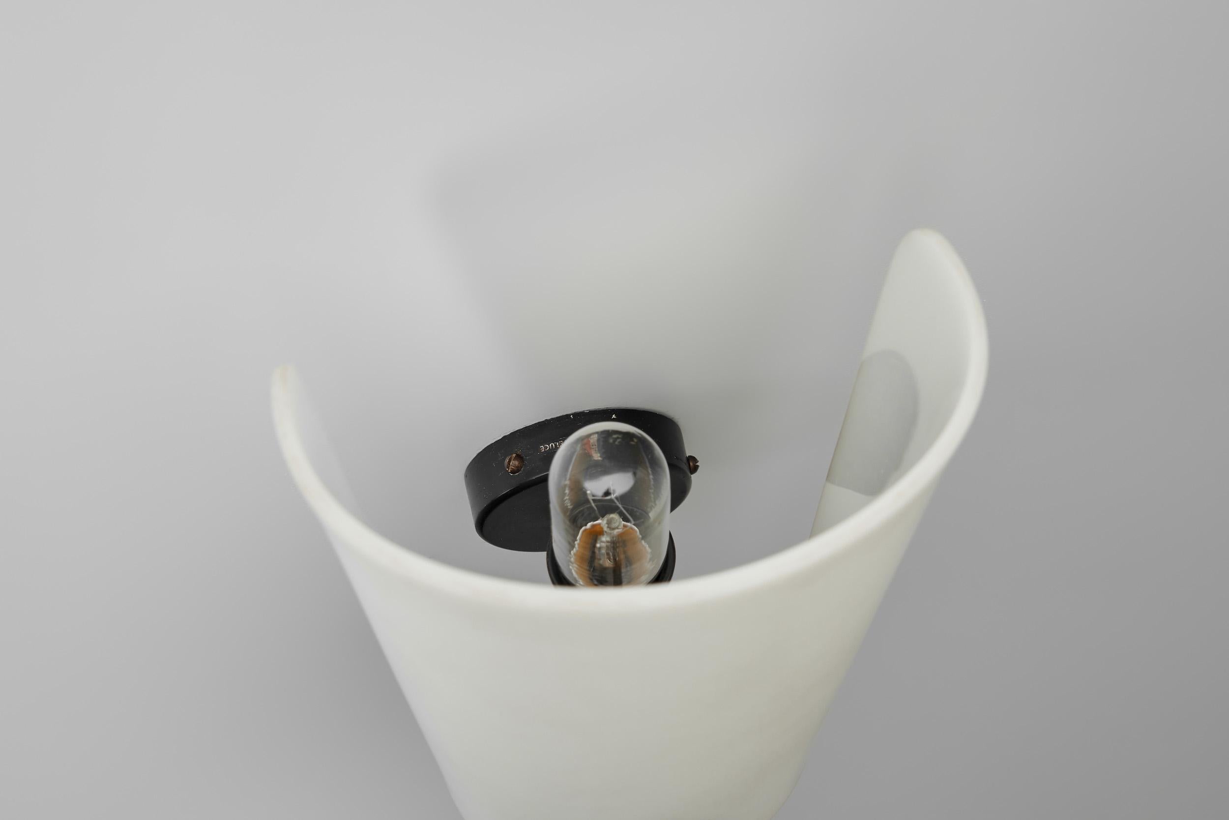 Ein Paar Wandlampen aus Messing und Opalglas von Gino Sarfatti, Italien 1950er Jahre im Angebot 7