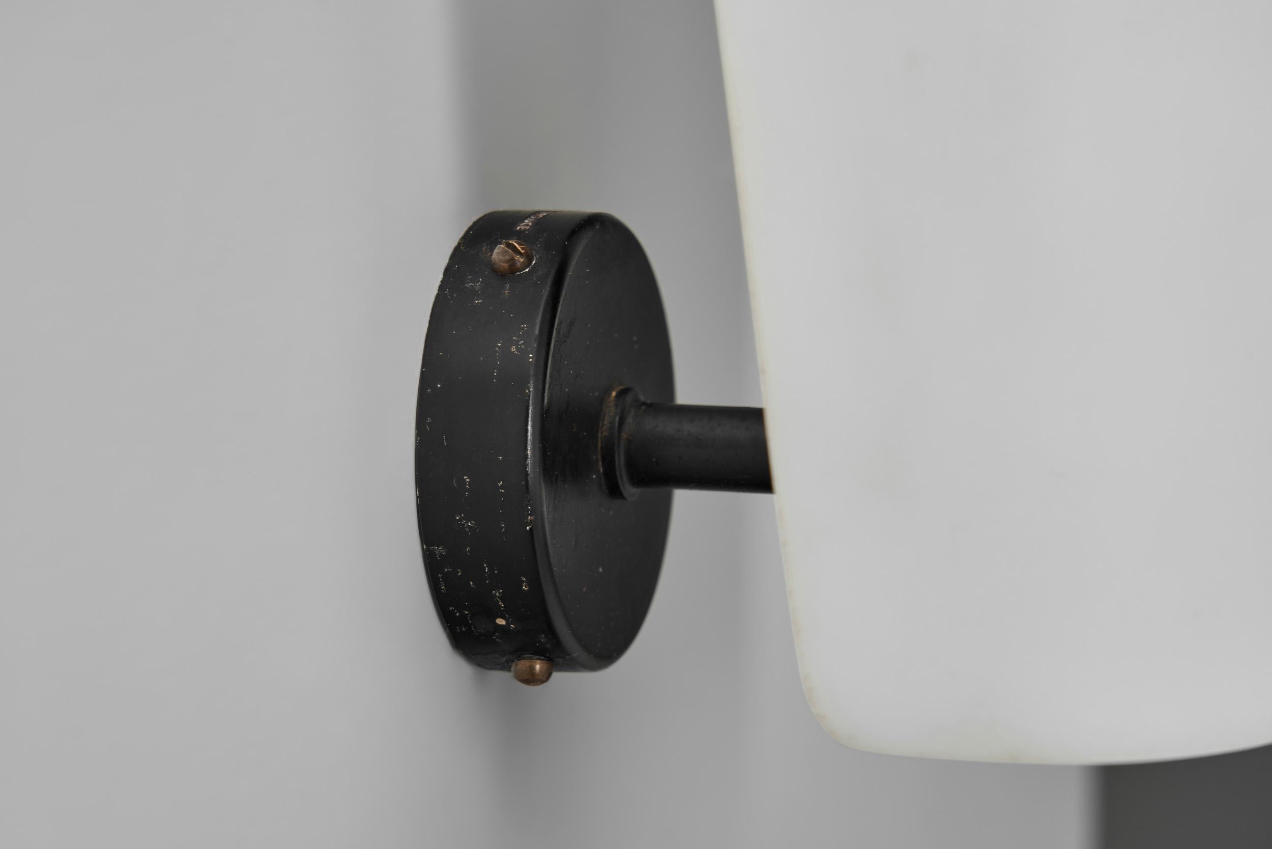 Ein Paar Wandlampen aus Messing und Opalglas von Gino Sarfatti, Italien 1950er Jahre im Angebot 11