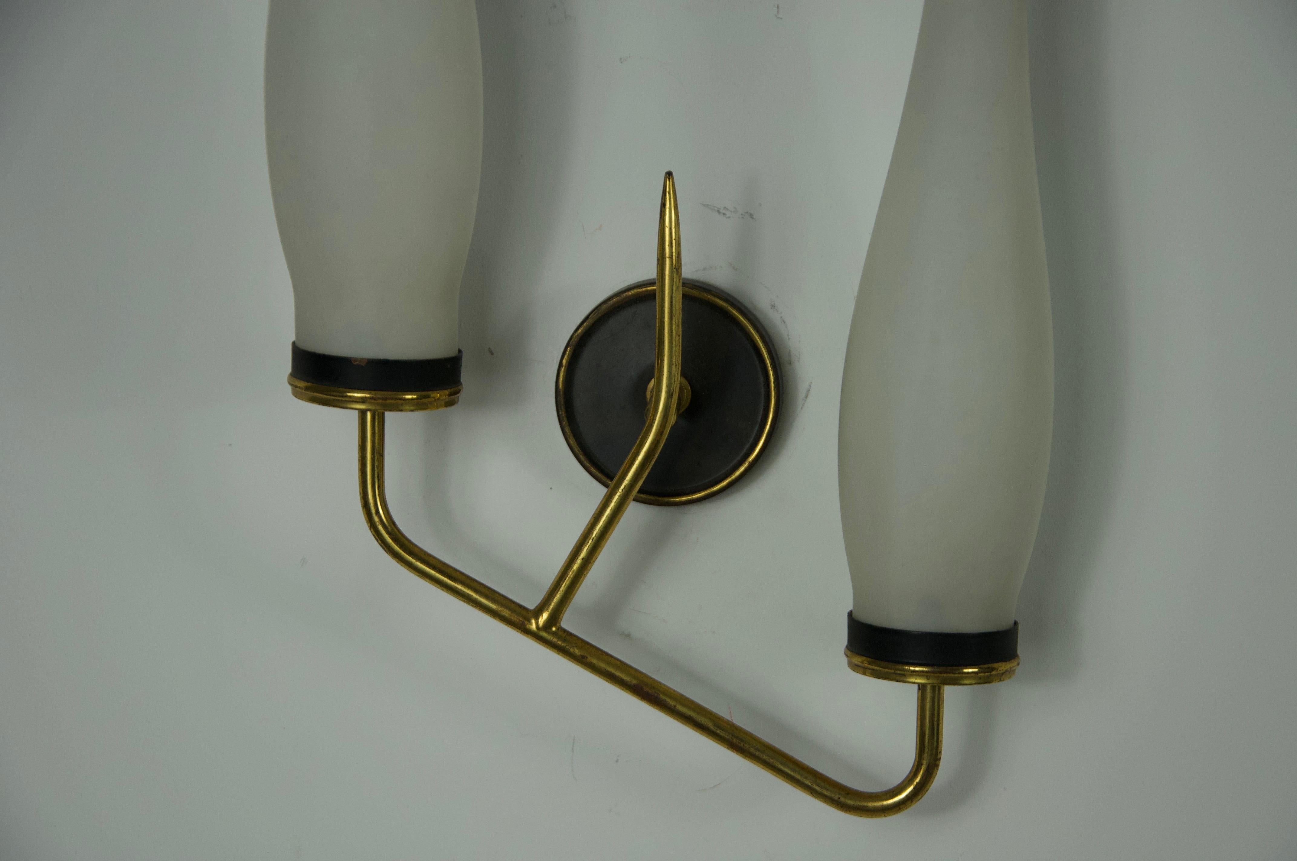 Paar Wandlampen aus Messing und Opalin, Italien, 1960er Jahre im Angebot 3