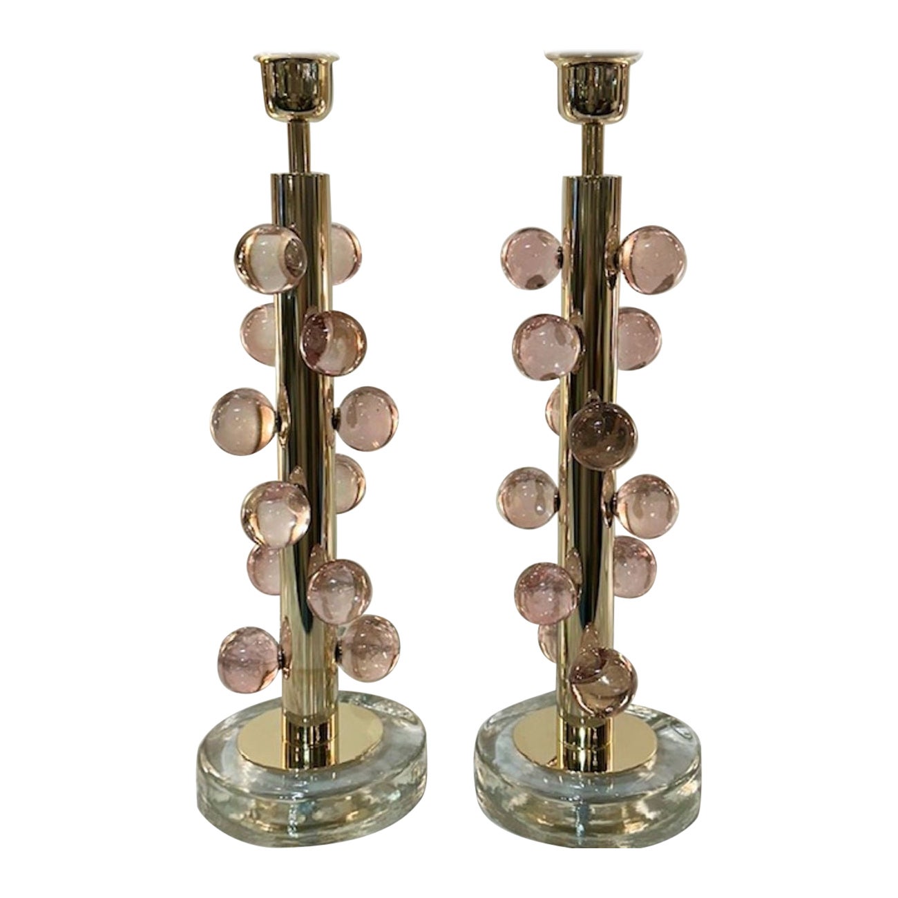 Paar Kugellampen aus Messing und rosa Glas in Kugelform im Angebot