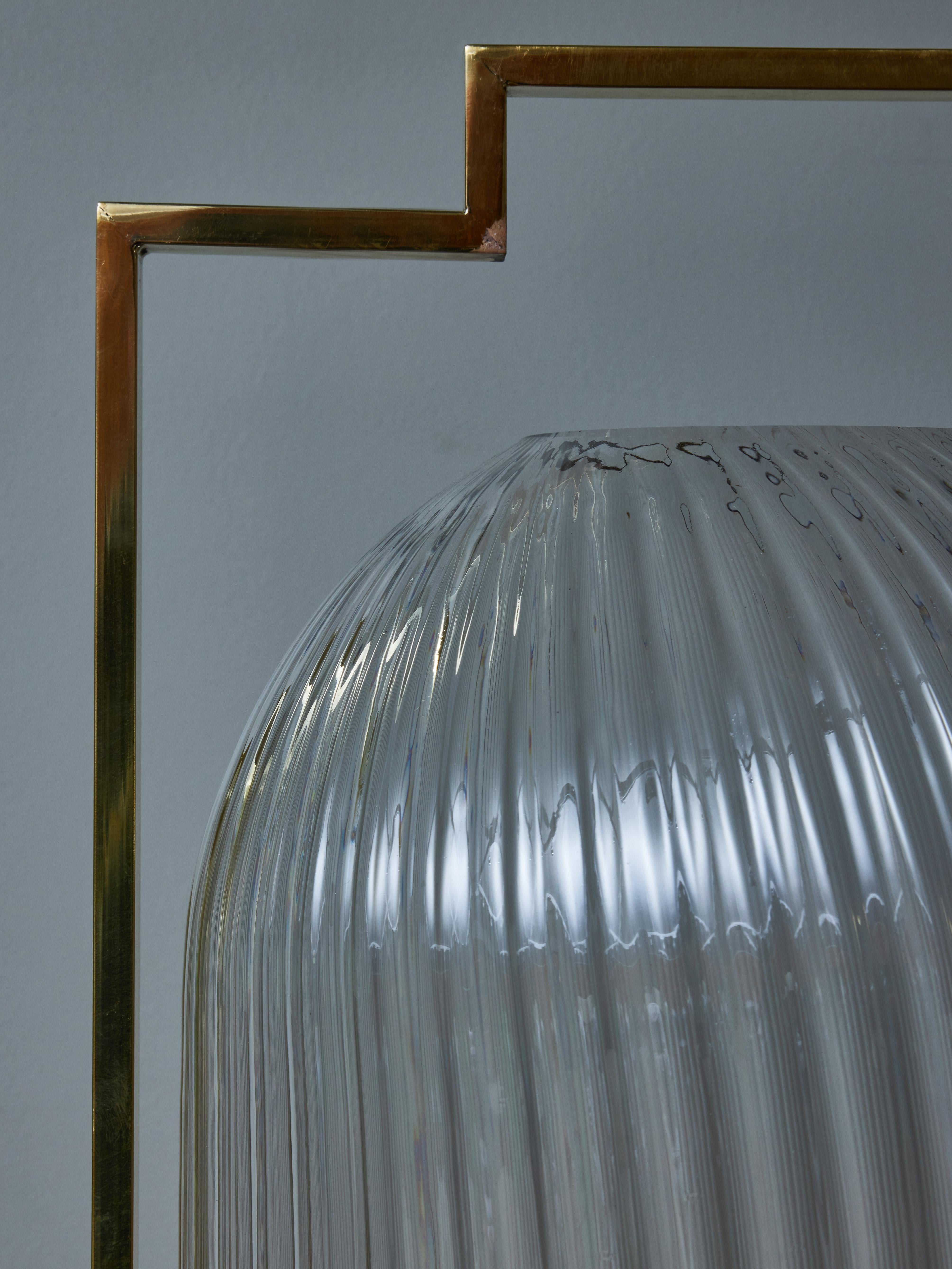 Pareja de lámparas de sobremesa estilo farol de latón y cristal de Murano rosa en Bueno estado para la venta en Saint-Ouen, IDF