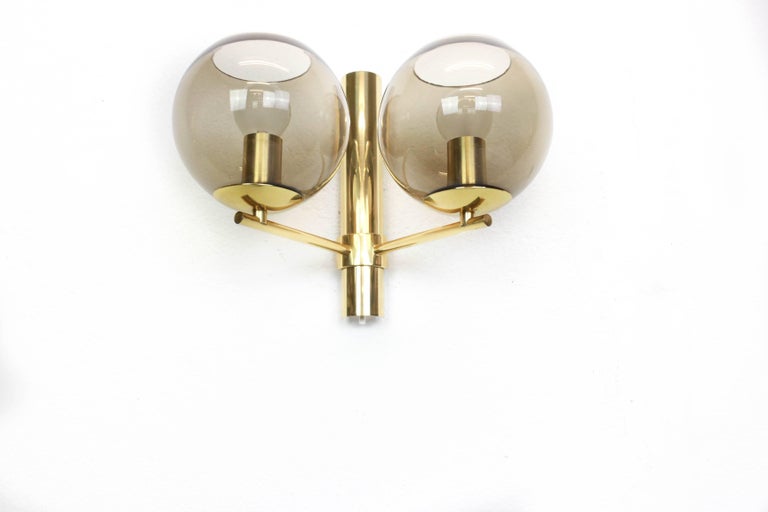 Pair of Brass and Smoke Glass Sconces, Sciolari, Italy, 1960s In Good Condition For Sale In Aachen, NRW