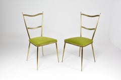 Paire de chaises italiennes en laiton et velours dans le style des années 1950