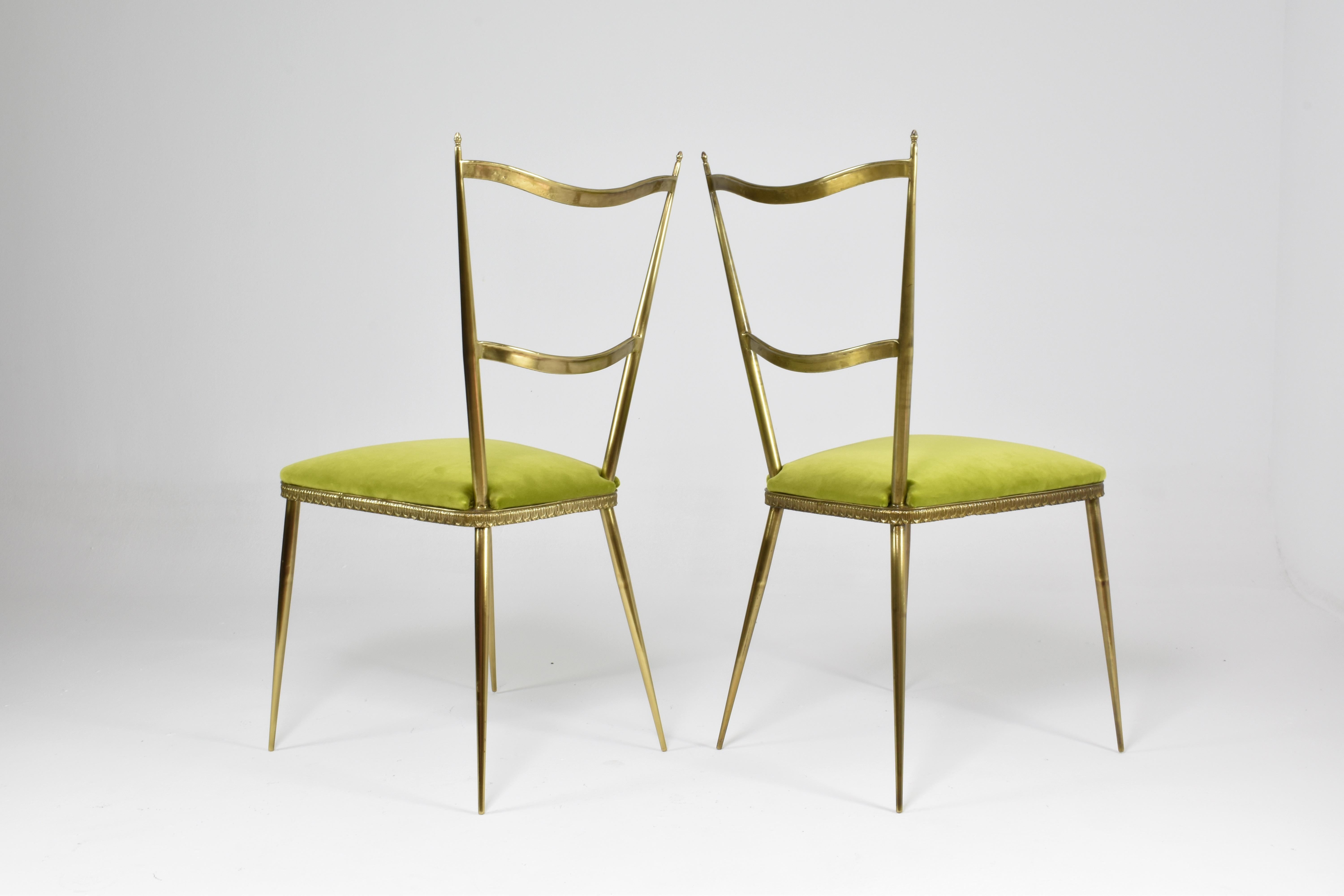 Pair of Brass and Velvet Italian Chairs in the Style of the 1950s In Good Condition For Sale In Paris, FR
