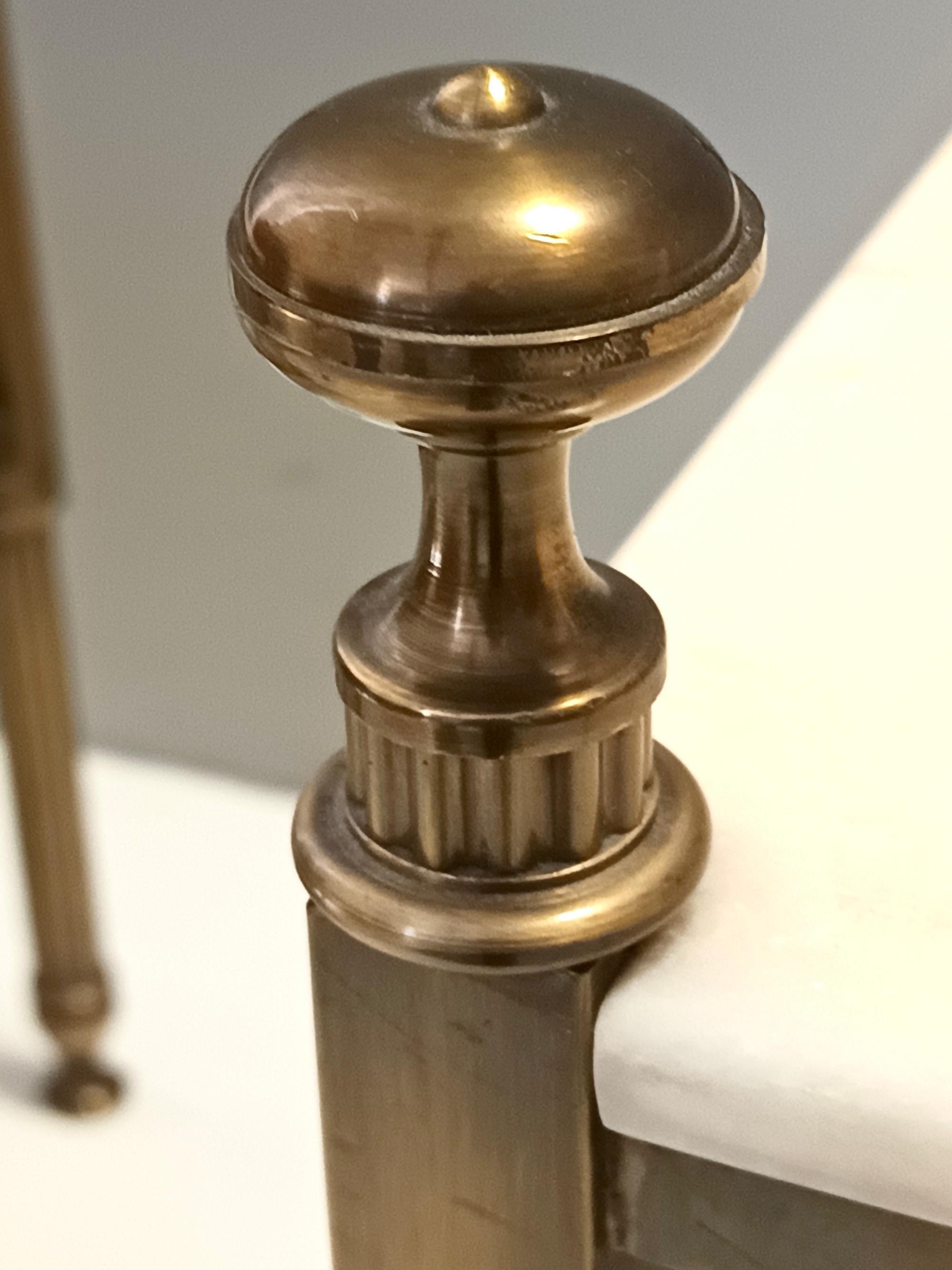 Pair of Brass and White Lacquered Nightstands with Marble Tops, Italy For Sale 4