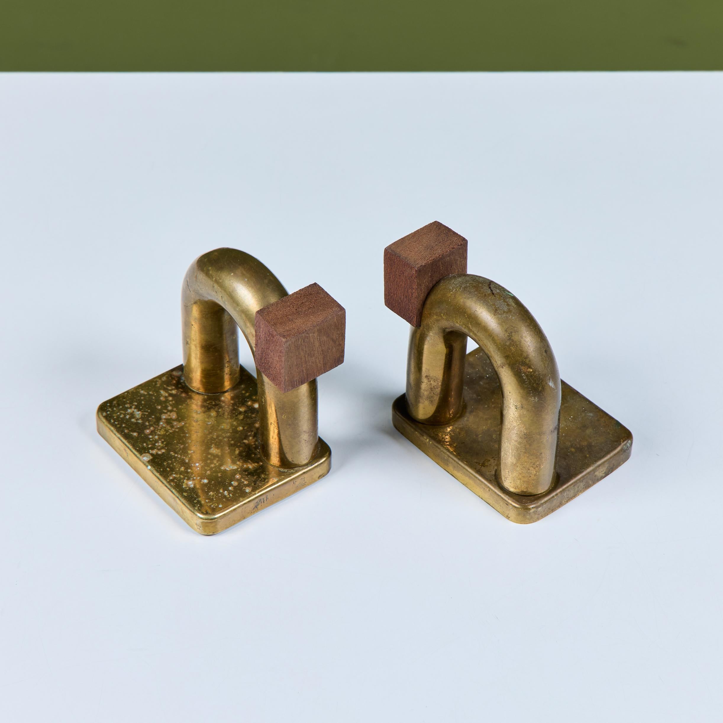 Pair of Brass and Wood Block Bookends by Walter von Nessen for Chase USA For Sale 10