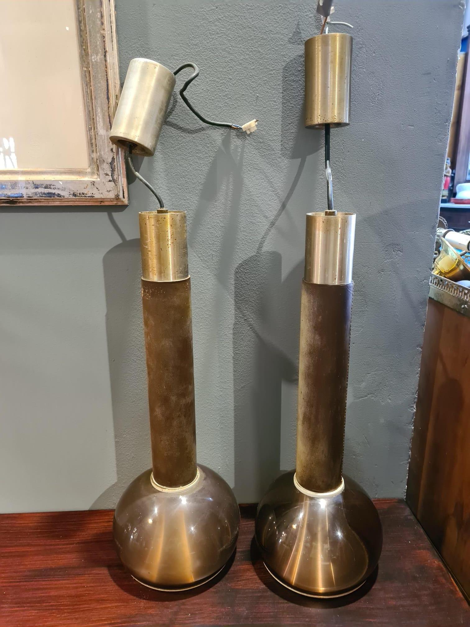 Mid-Century Modern Pair of Brass and Wood Chandeliers, Italy Stilux For Sale