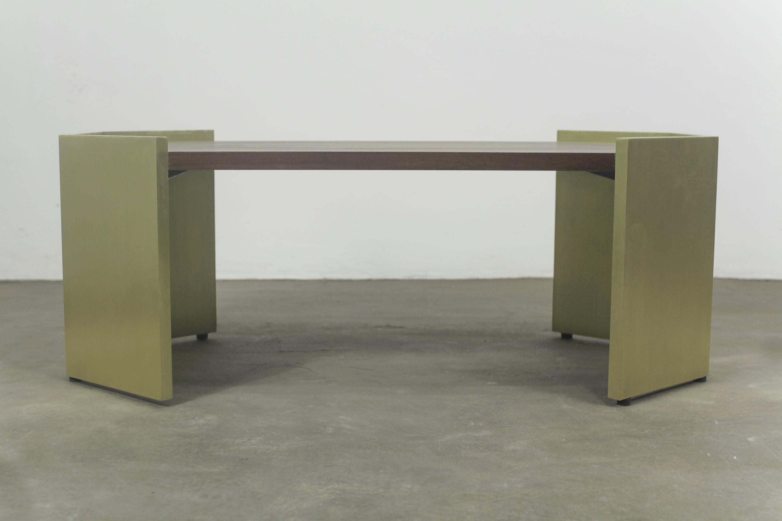 Couchtische aus Messing und Holz von Costantini für Robert AM Stern, Paar (Argentinisch) im Angebot