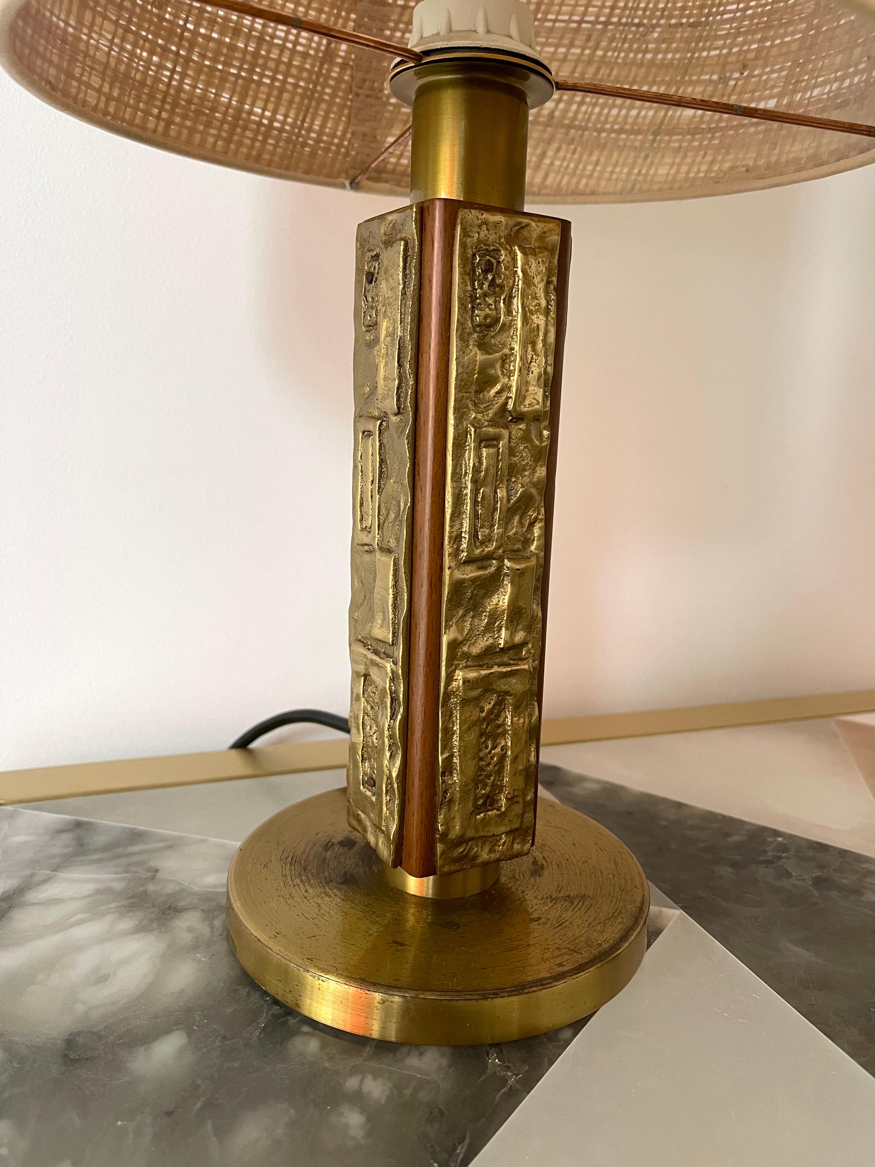 Italian Pair of Brass and Wood Sculpture Lamps by Angelo Brotto for Esperia Italy, 1970s For Sale