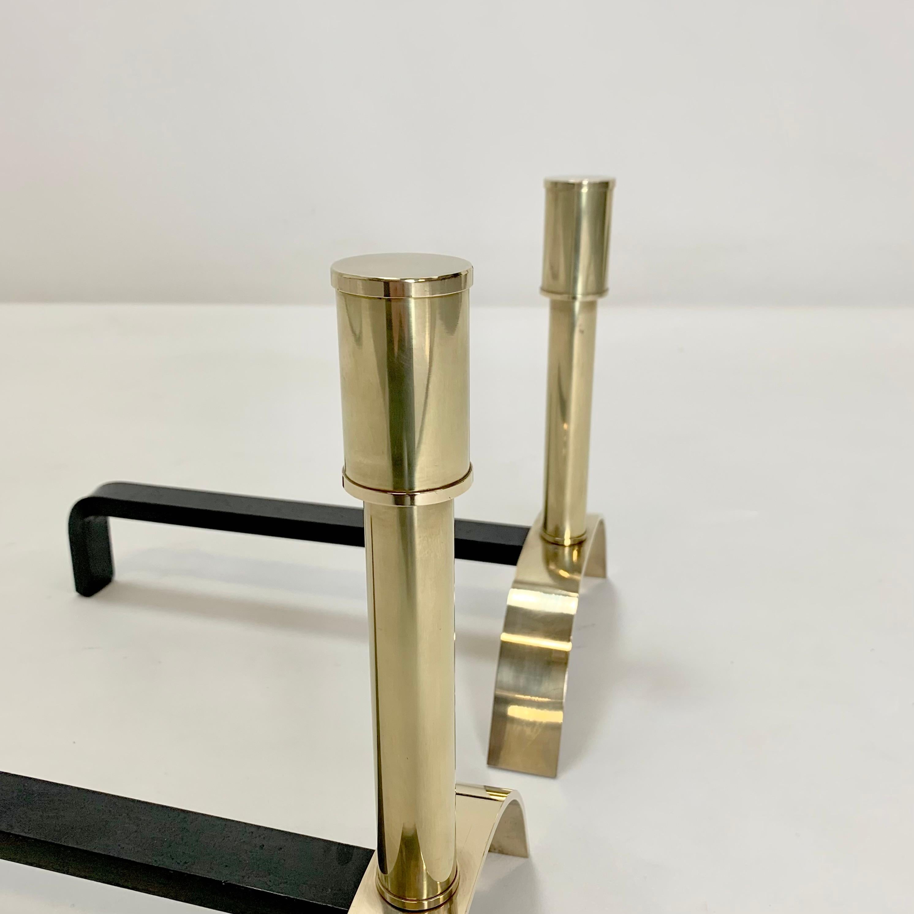 Ein Paar Messing-Andirons von Giovanni Banci, um 1970, Italien. im Zustand „Gut“ im Angebot in Brussels, BE