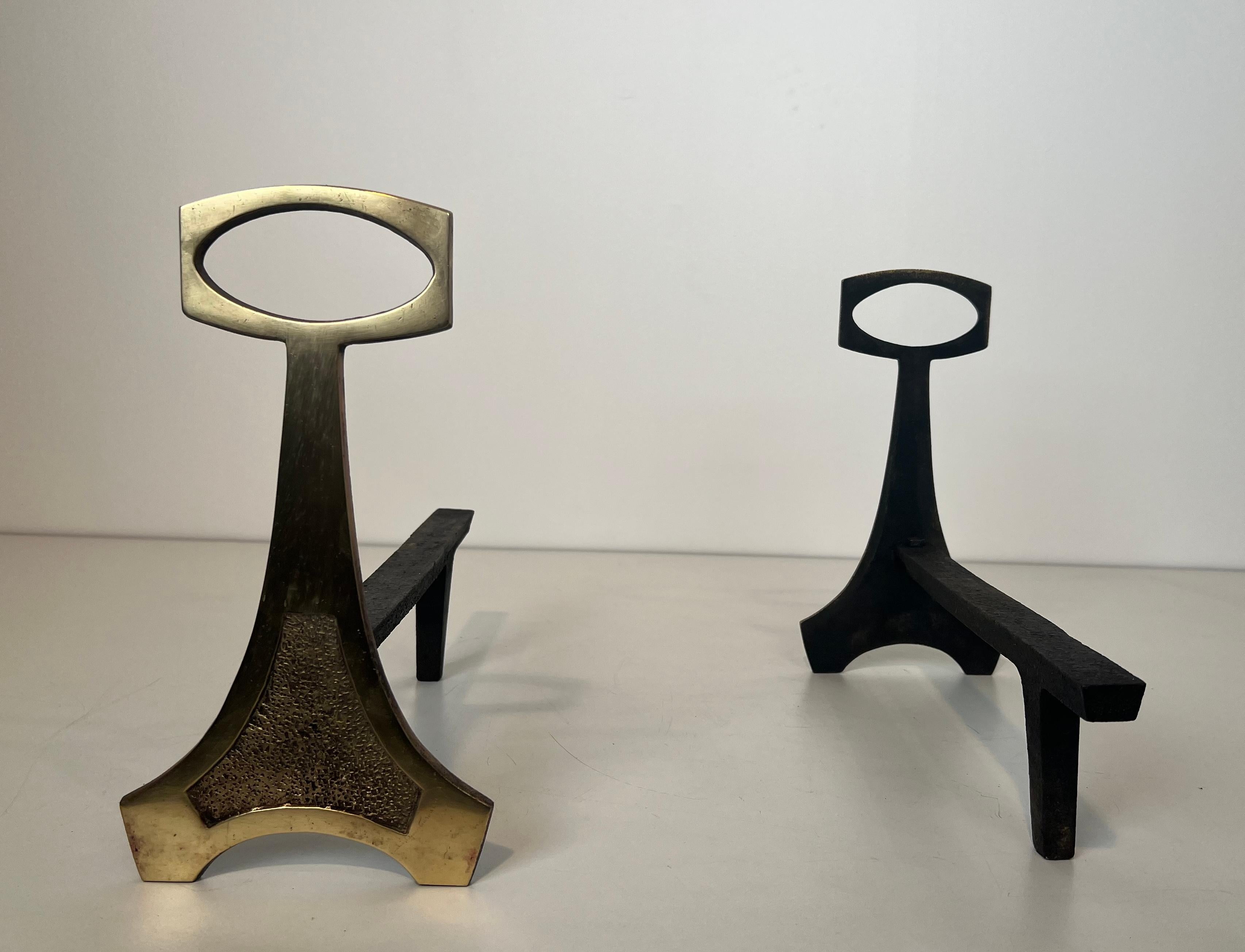 Francese Coppia di androni in ottone in stile Arts & Crafts in vendita