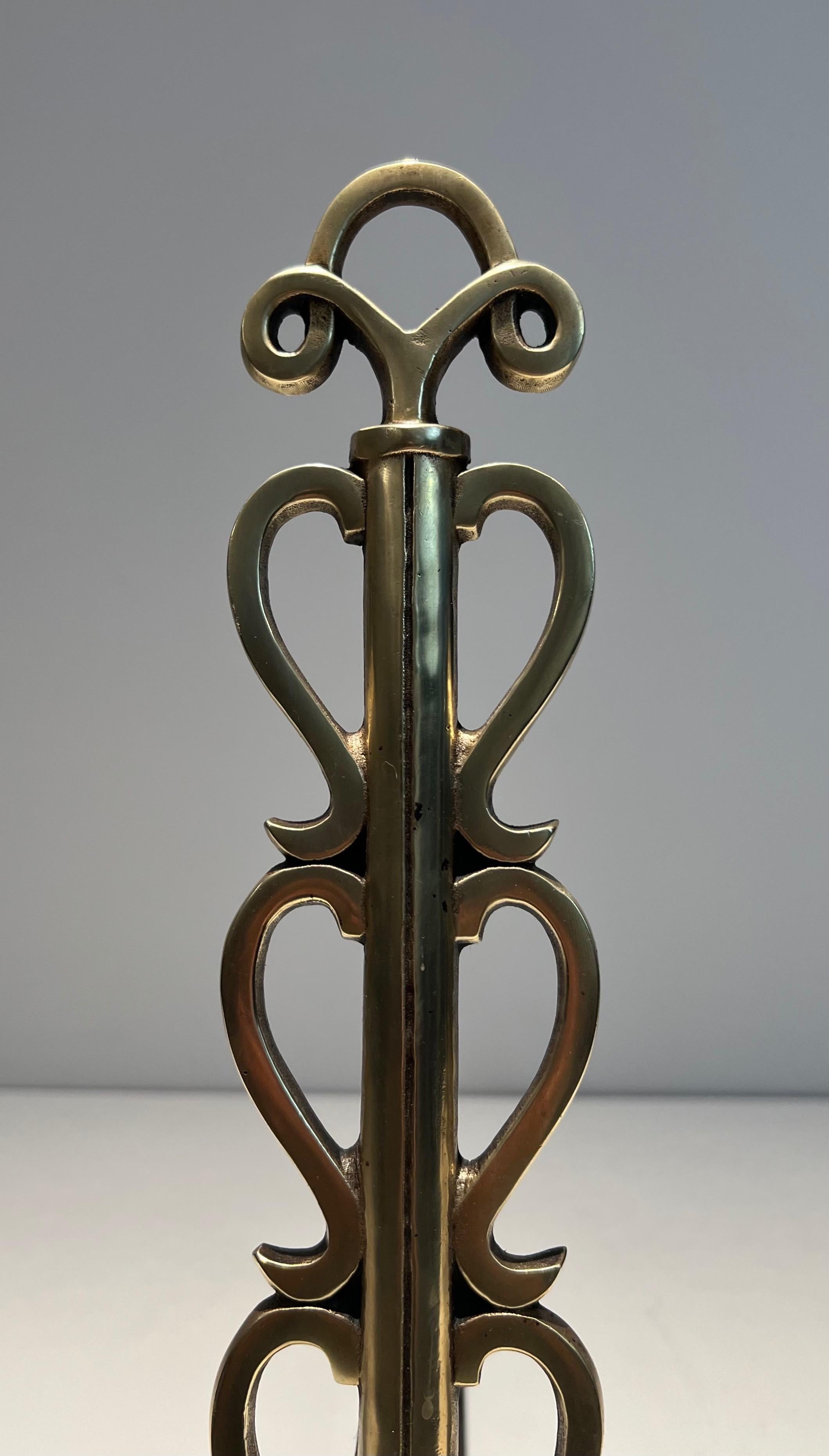 Coppia di candelabri in ottone nello stile di Raymond Subes in vendita 2