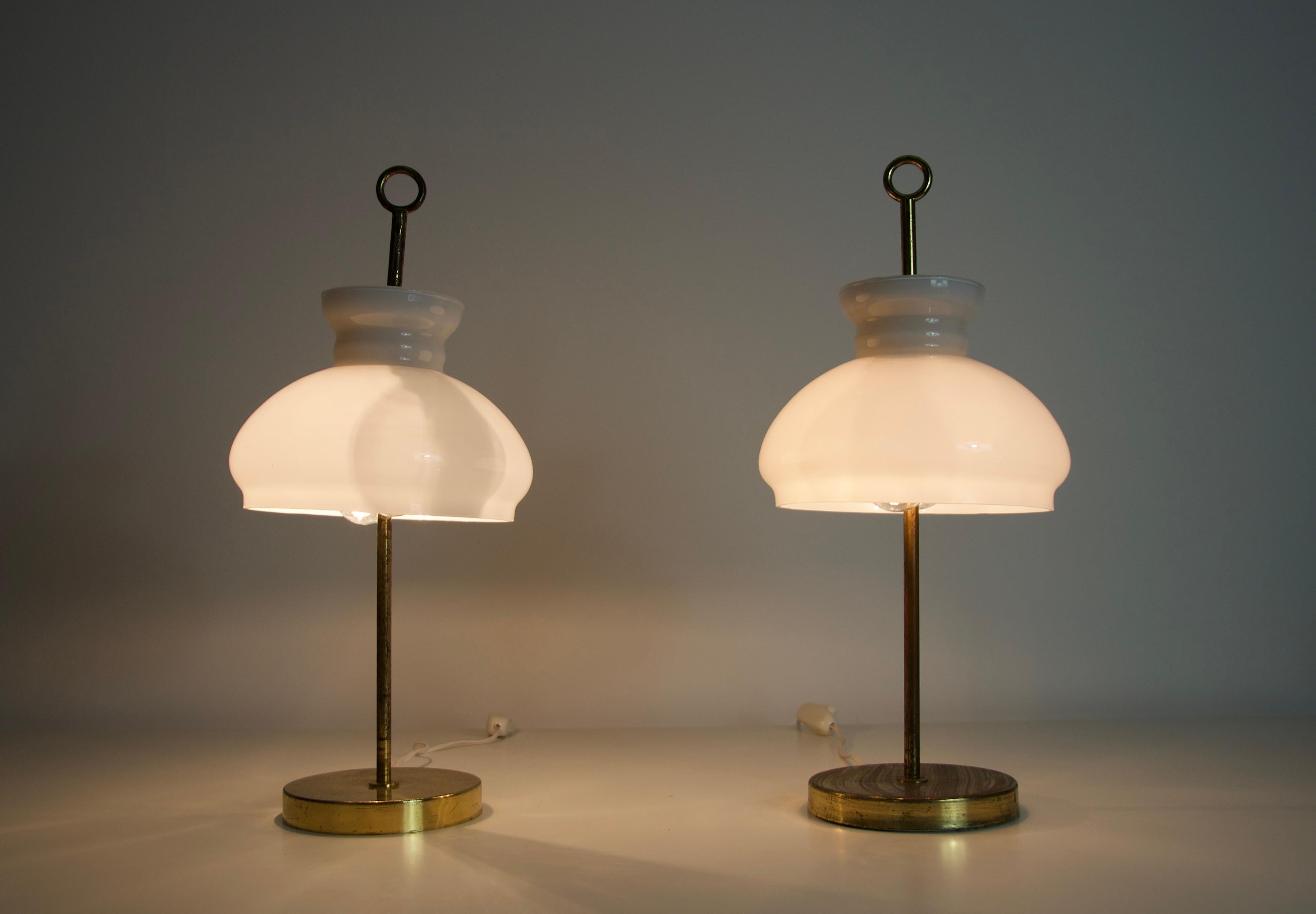 Pareja de lámparas de mesa Arenzano de latón de Ignazio Gardella para Azucena, Italia, 1965 en venta 4