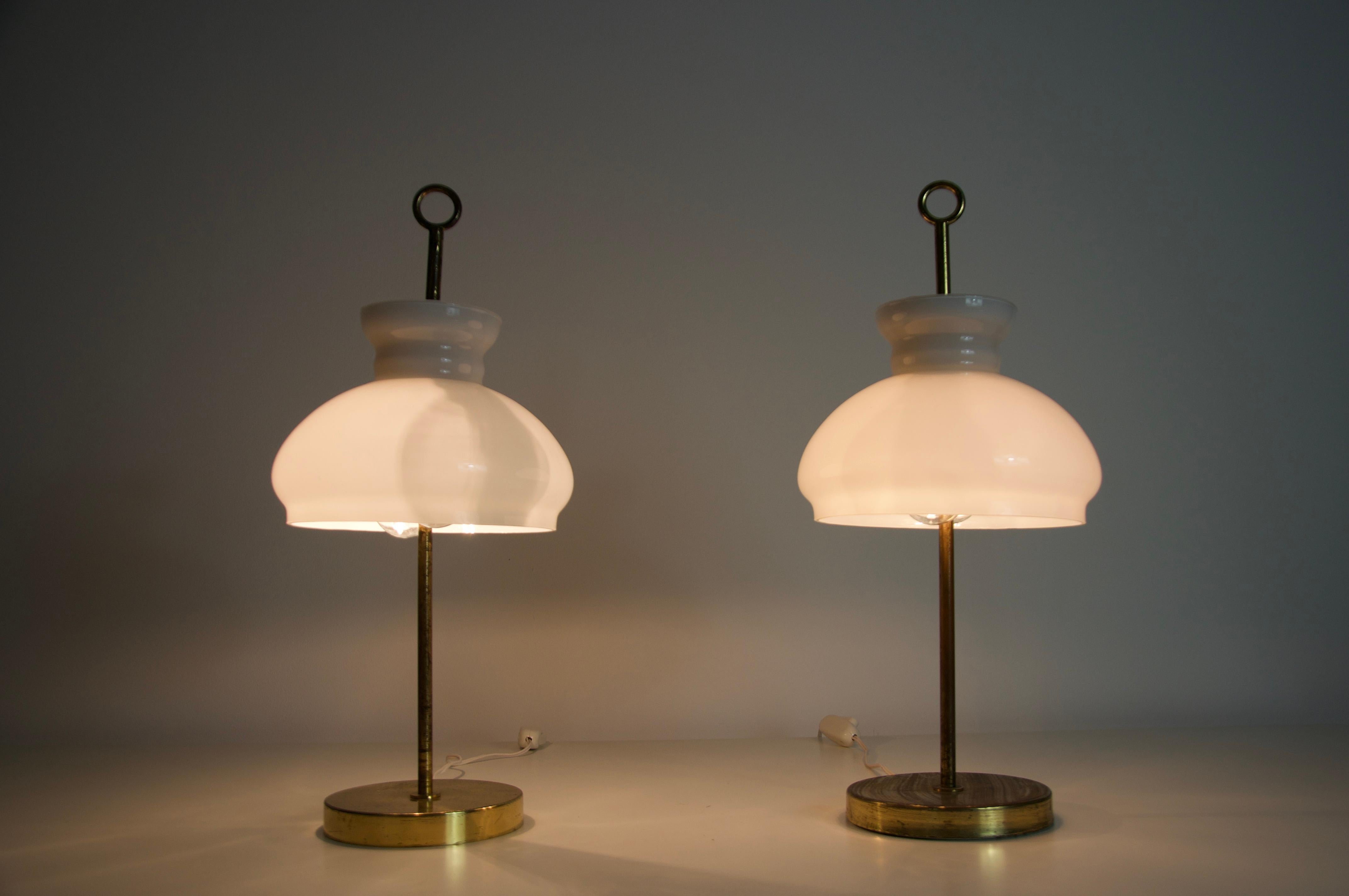 Pareja de lámparas de mesa Arenzano de latón de Ignazio Gardella para Azucena, Italia, 1965 en venta 6
