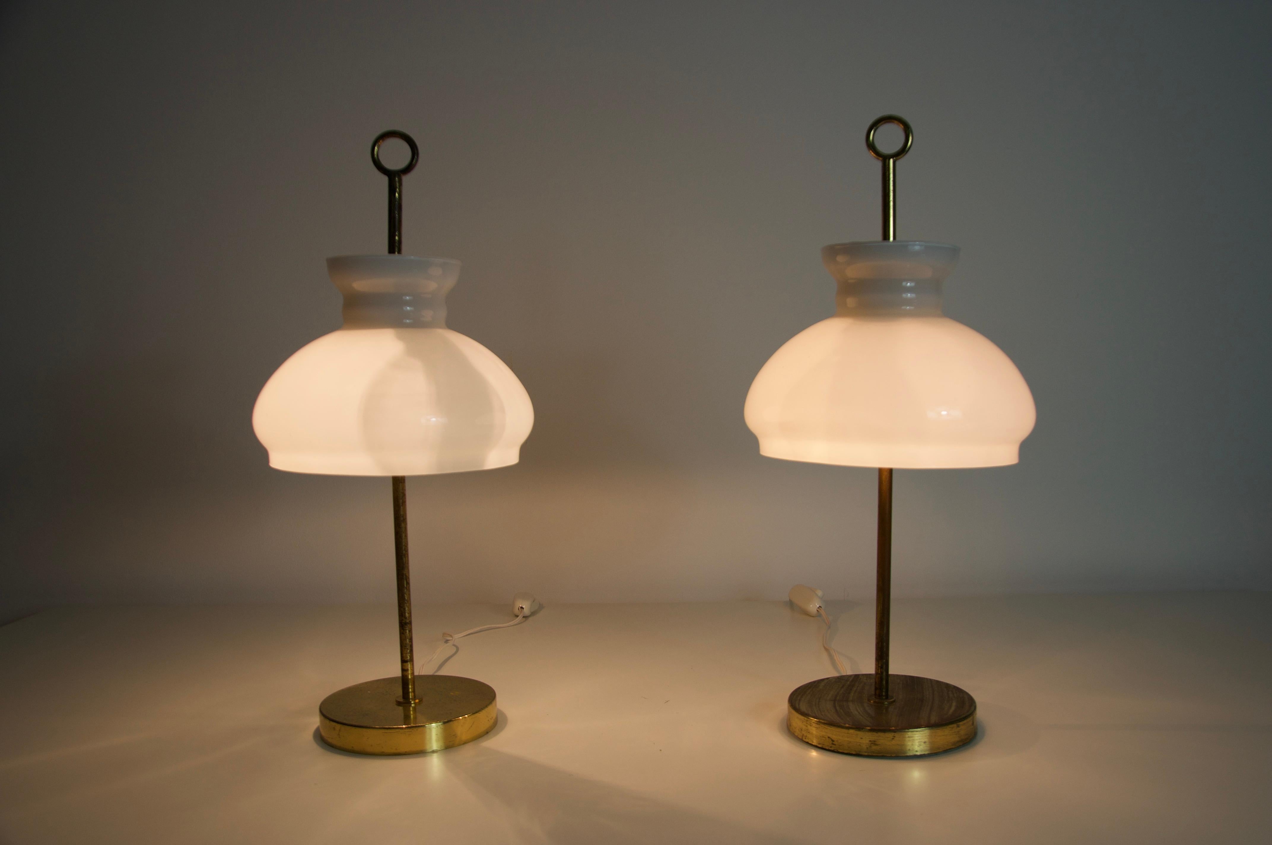 Pareja de lámparas de mesa Arenzano de latón de Ignazio Gardella para Azucena, Italia, 1965 en venta 7