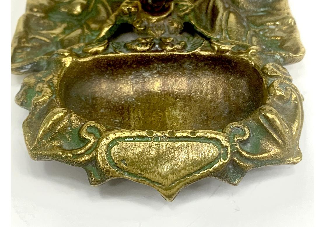 Coppia di portacandele in ottone in stile Art Nouveau con tasche per fiammiferi in vendita 12
