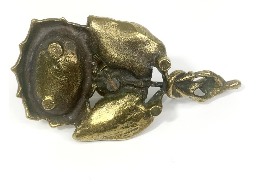 Coppia di portacandele in ottone in stile Art Nouveau con tasche per fiammiferi in vendita 13