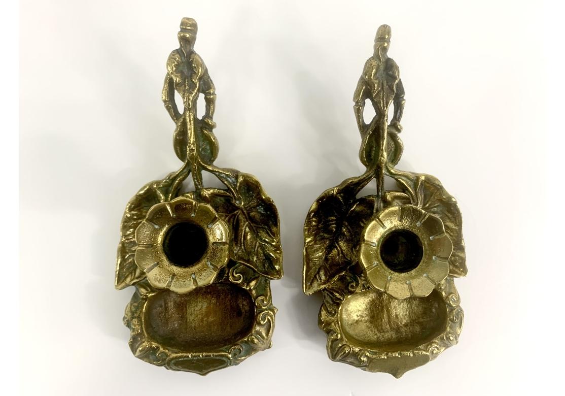 Ottone Coppia di portacandele in ottone in stile Art Nouveau con tasche per fiammiferi in vendita