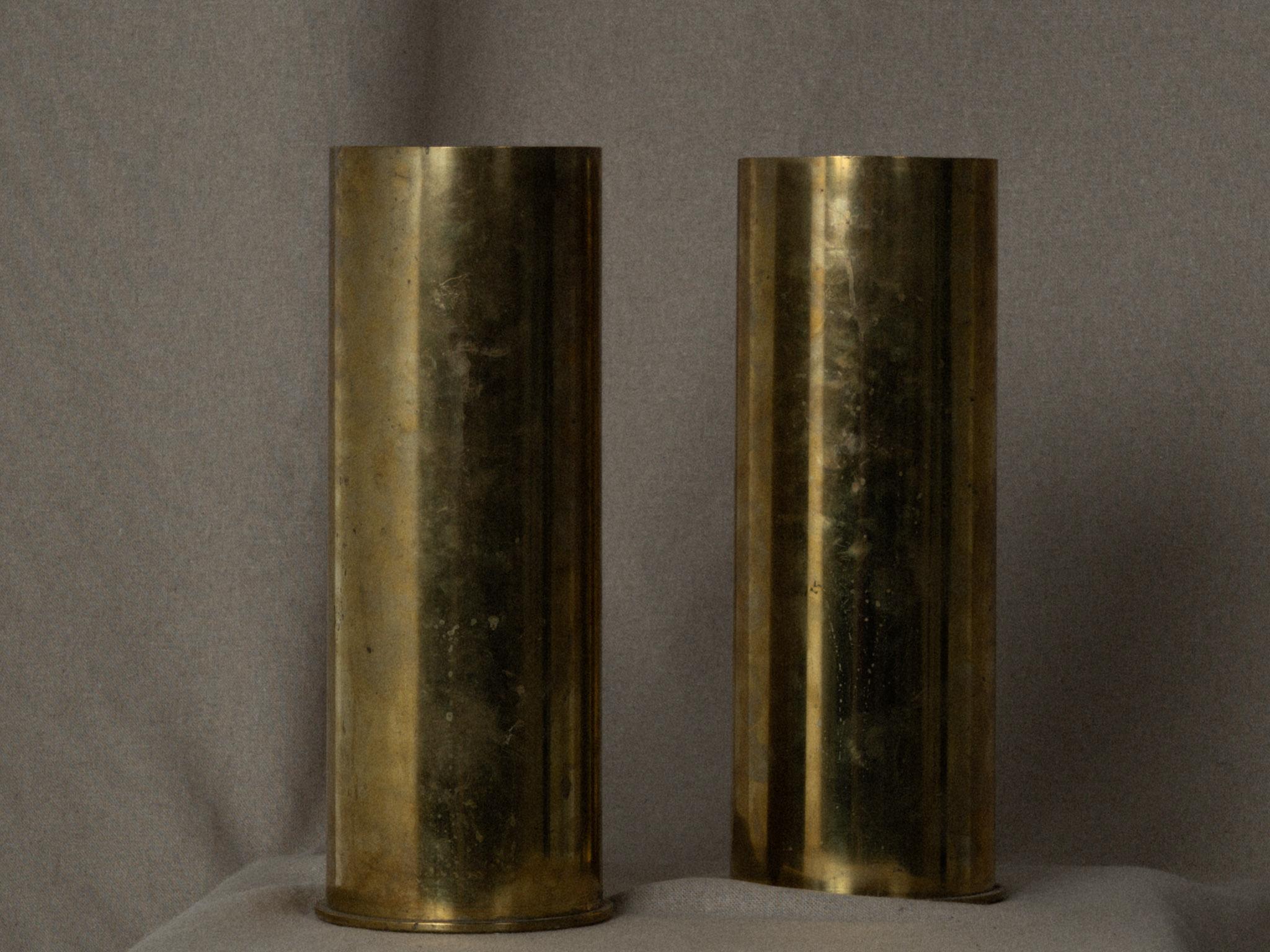 Pair of brass artillery shell casings In Excellent Condition For Sale In 'S-HERTOGENBOSCH, NL