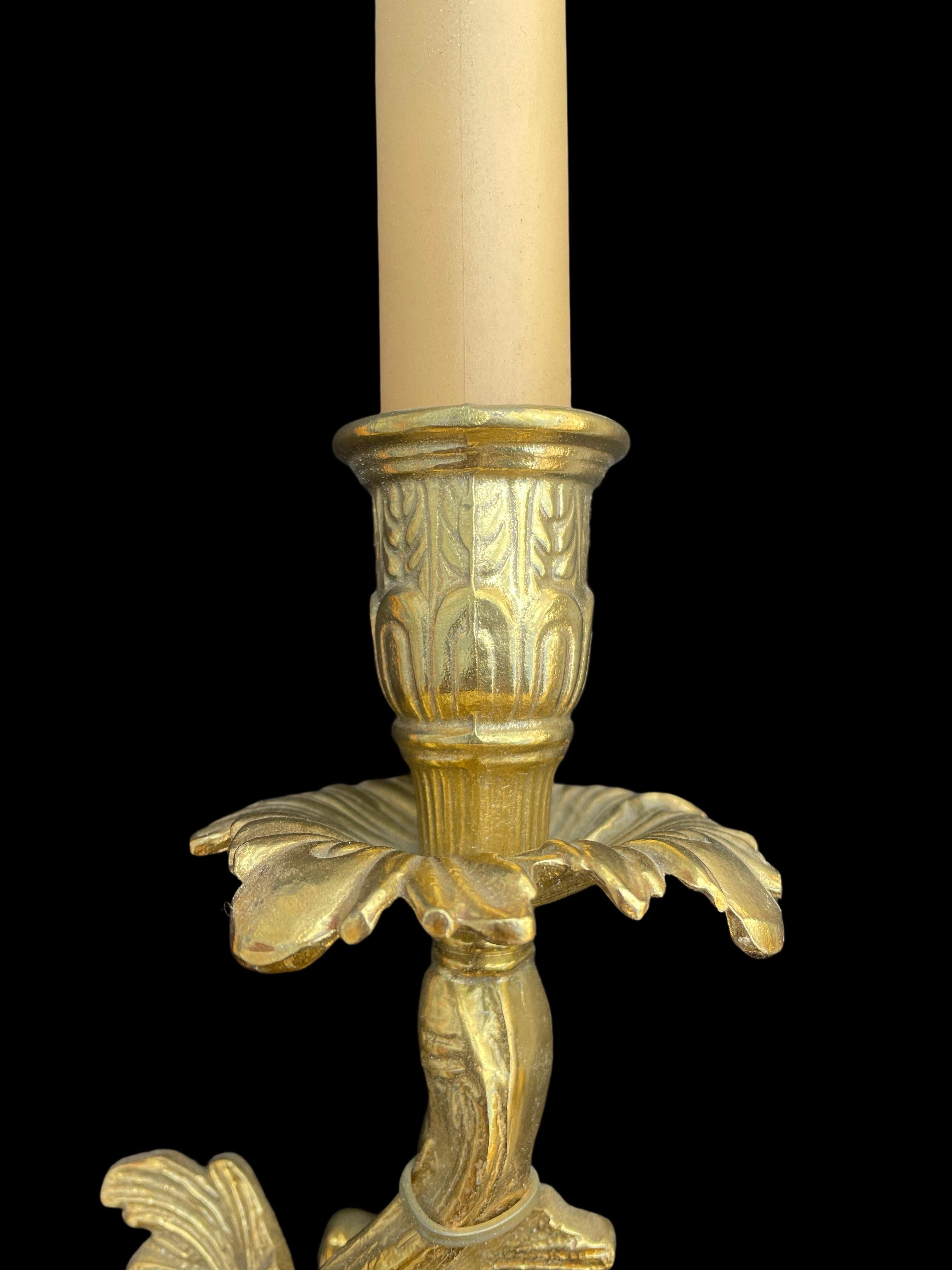 Laiton Paire d'appliques murales Badari Heritage en laiton en vente