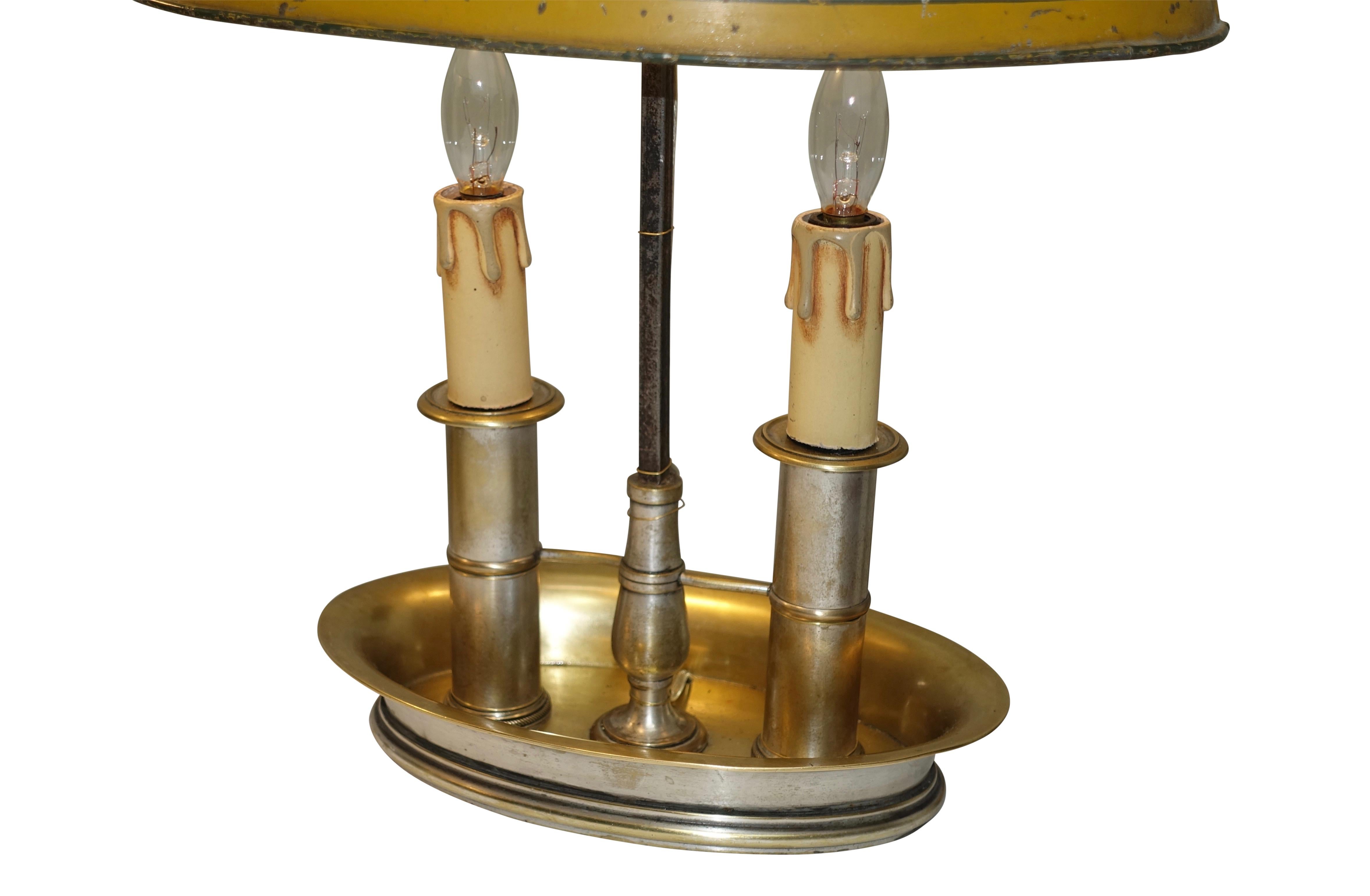Pair of Brass Bouilotte Lamps with Yellow Tole Shades, French Early 19th Century (Französisch)