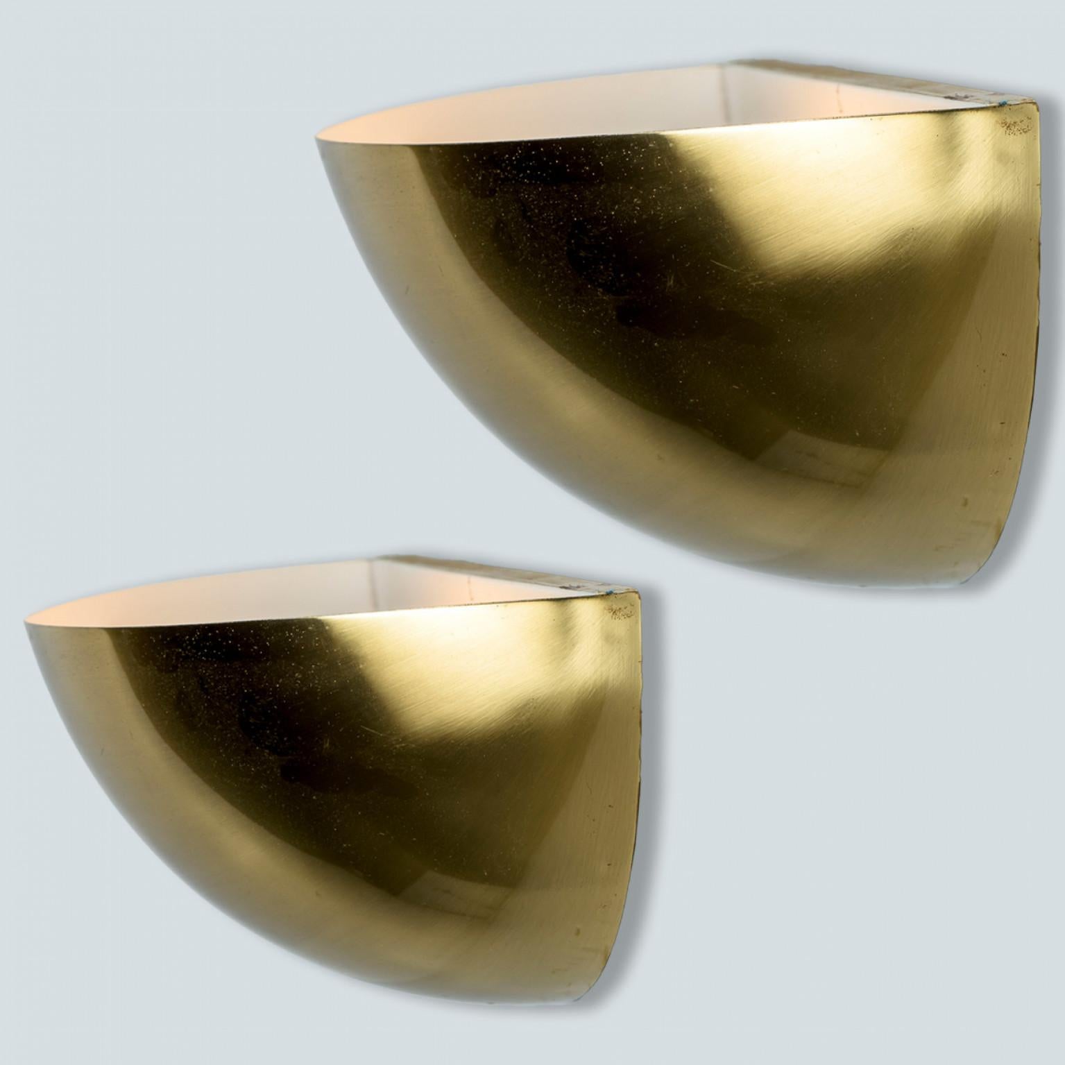 Paire de lampes murales en laiton de Florian Schulz, 1970 en vente 3