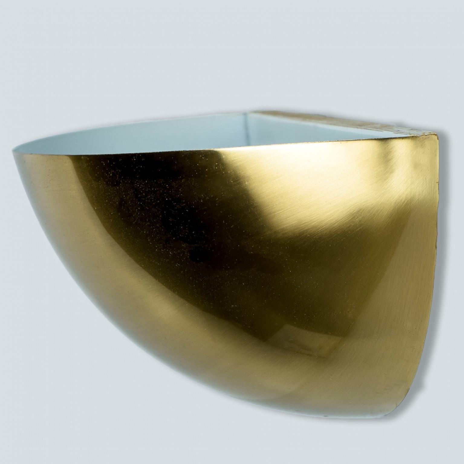 Paire de lampes murales en laiton de Florian Schulz, 1970 en vente 4