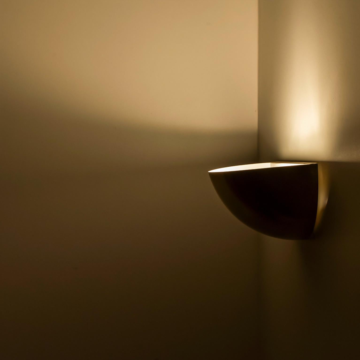 Paire de lampes murales en laiton de Florian Schulz, 1970 en vente 1