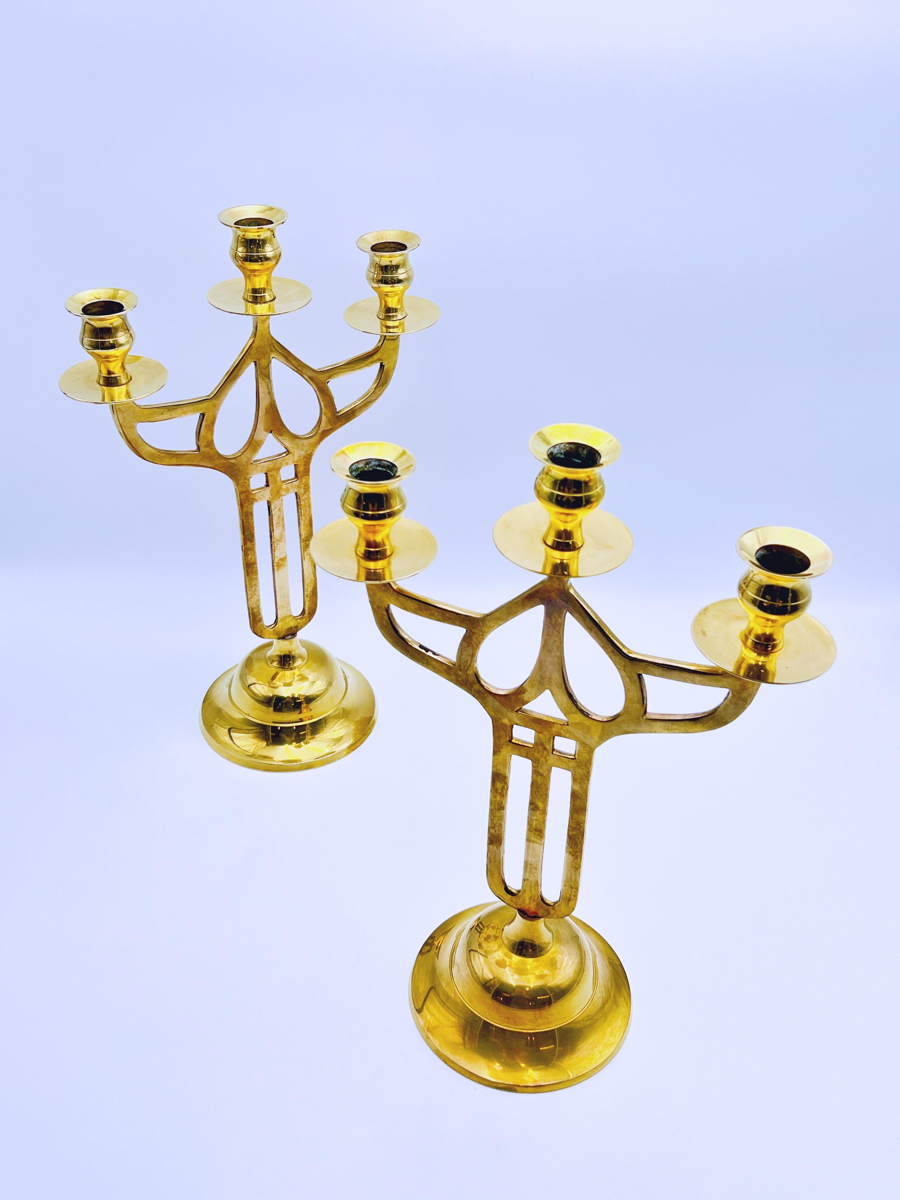 Pareja de Candelabros de Latón - Art Nouveau / Arts & Crafts en venta 6