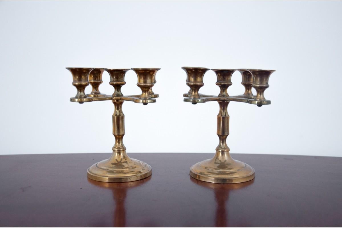Decorative candlesticks.

Very good condition.

Dimensions: height 11.5 cm, width 9 cm, depth 9 cm.
  