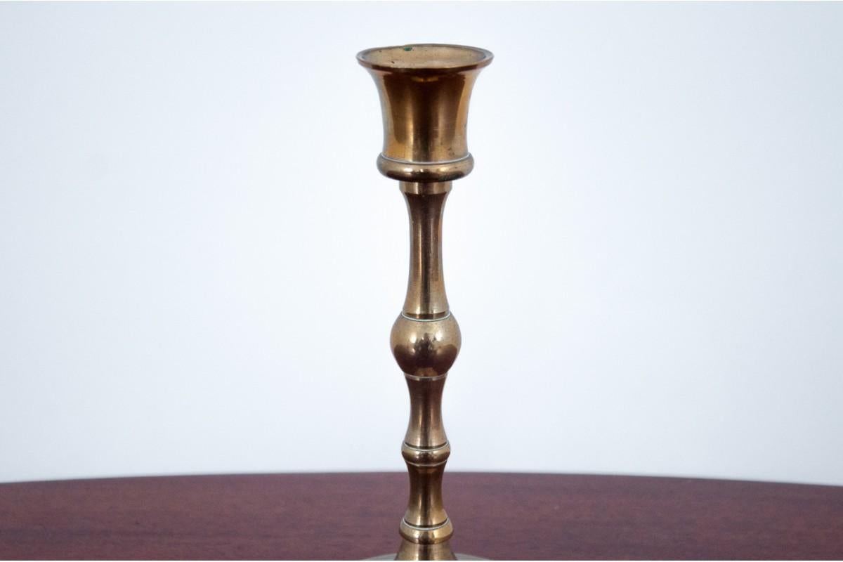 A pair of candlesticks.

Very good condition.

Dimensions: height 17 cm, diameter 8 cm.