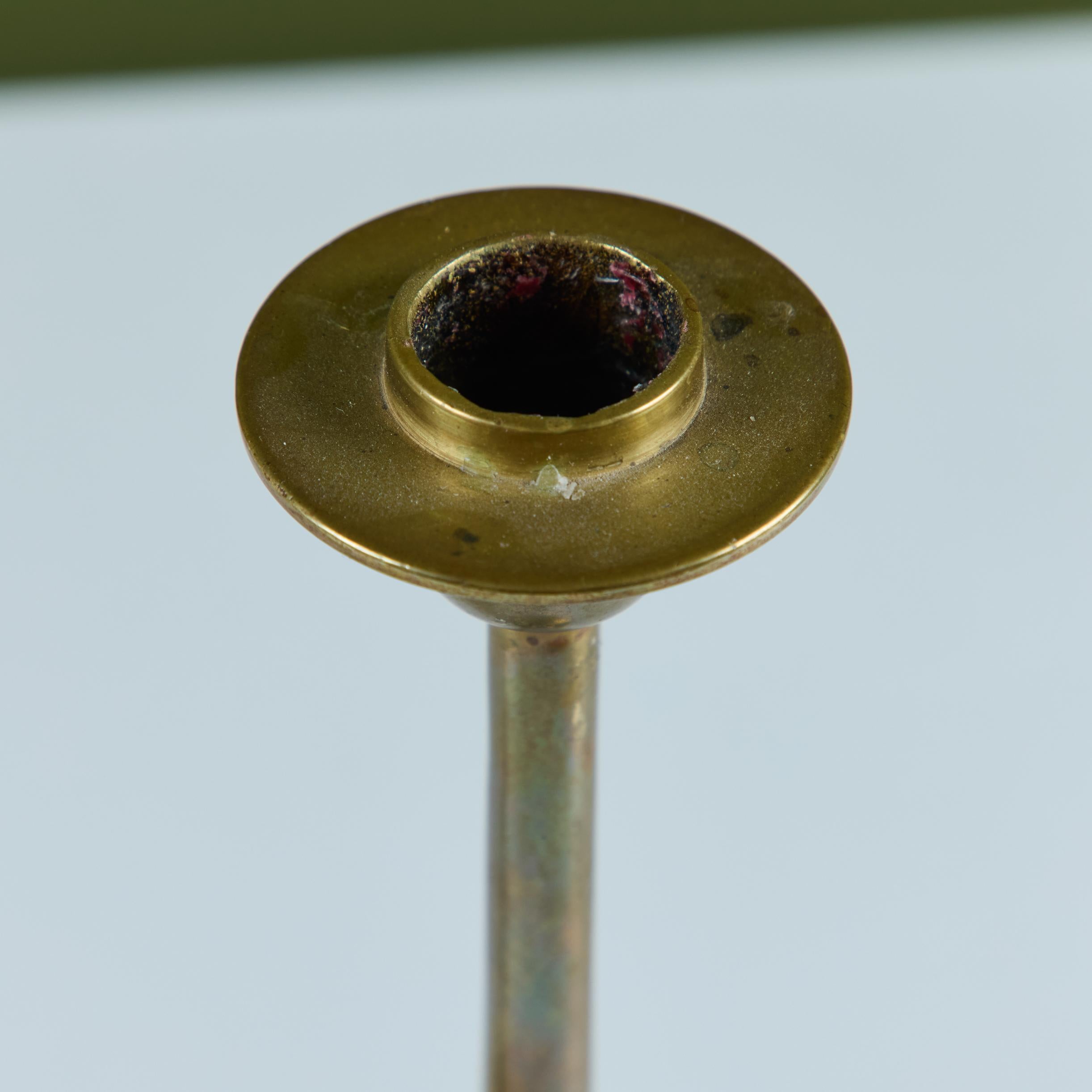 Coppia di candelieri in ottone in vendita 1