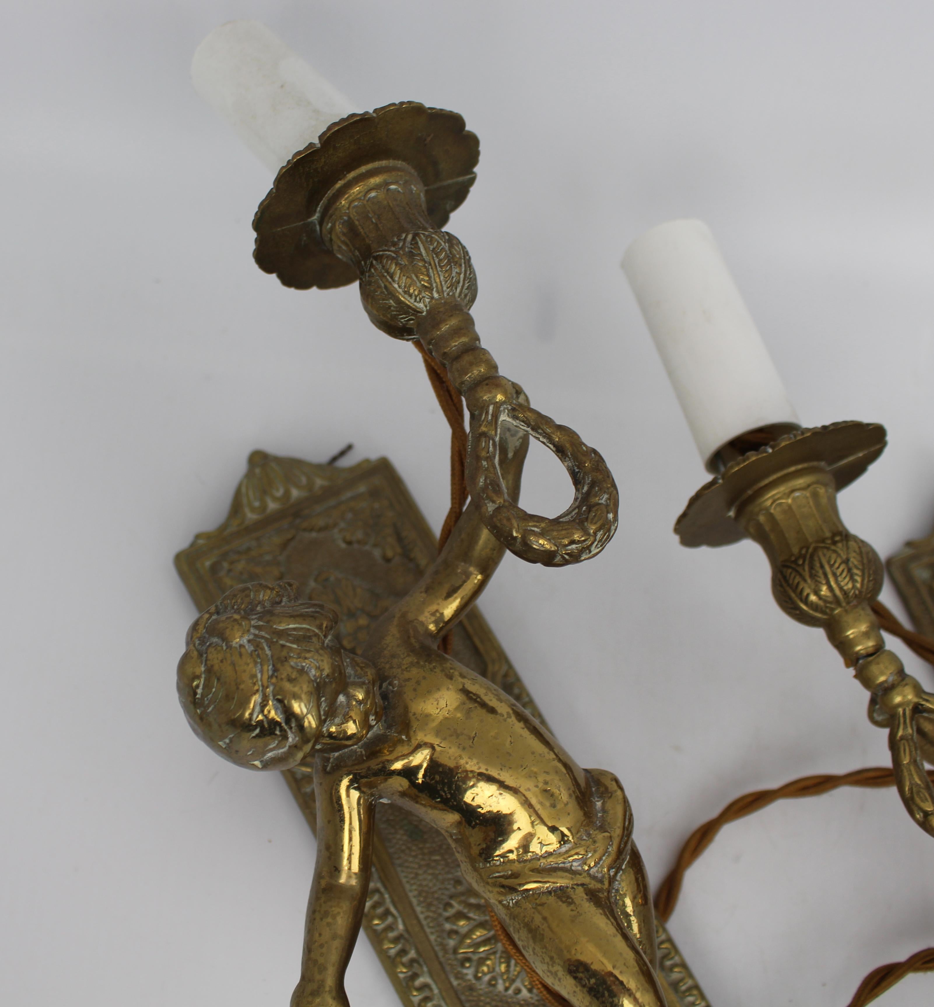 Paire d'appliques en laiton avec chérubin, Vintage, 20e siècle Bon état - En vente à Worcester, GB