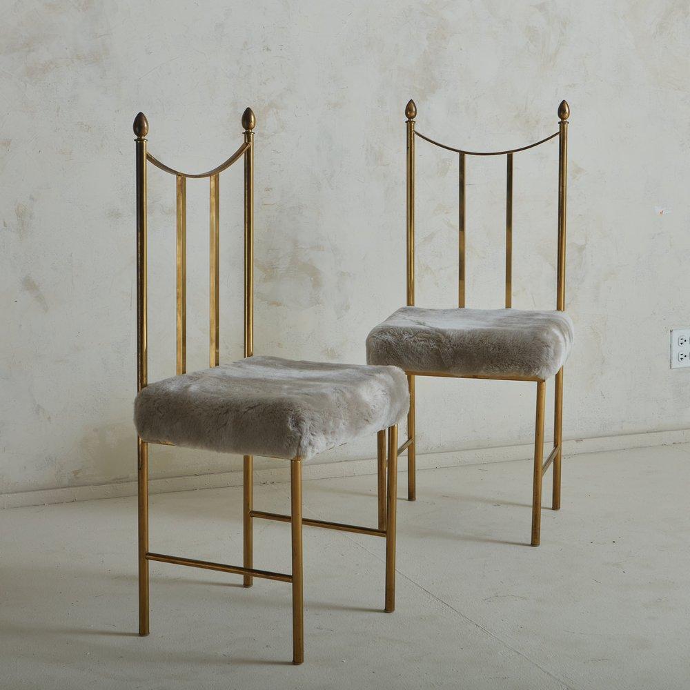 Mid-Century Modern Pair of Brass Chiavari Chairs in Grey Shearling, Italy 1970s