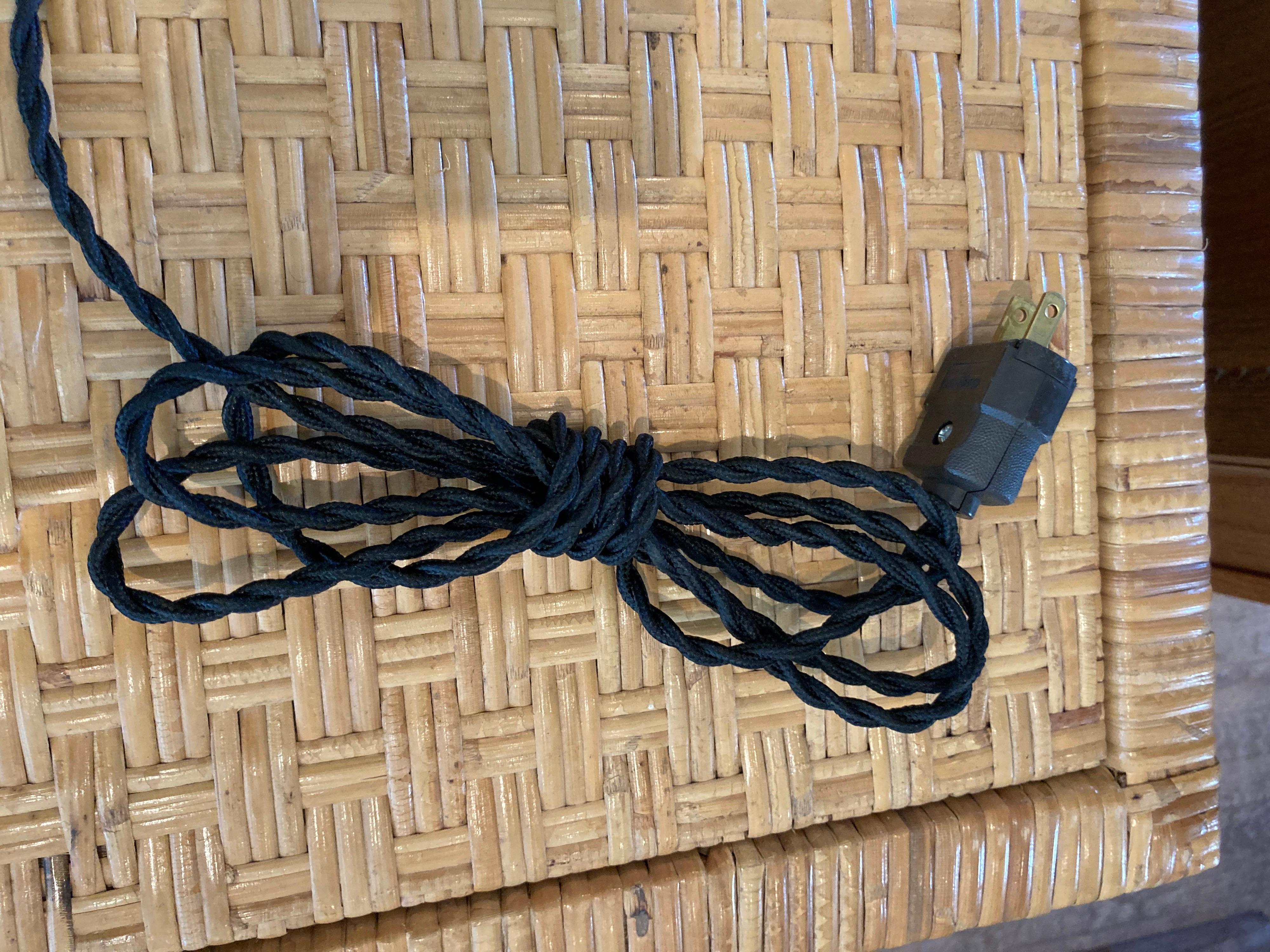 Fin du 20e siècle Paire de lampes à colonne en laiton en vente