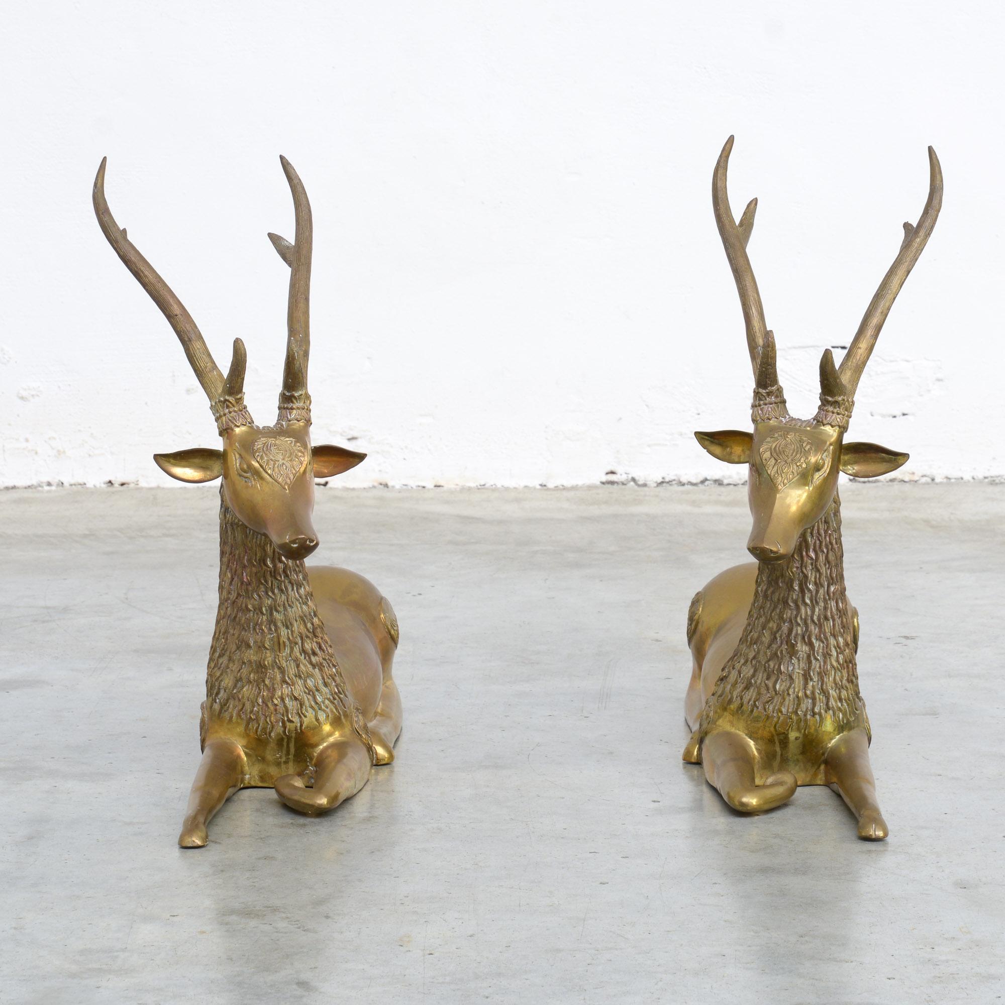 This pair of brass deer sculptures can be dated in the 1970s.
These decorative sculptures are in very good condition.
The price is for the pair.