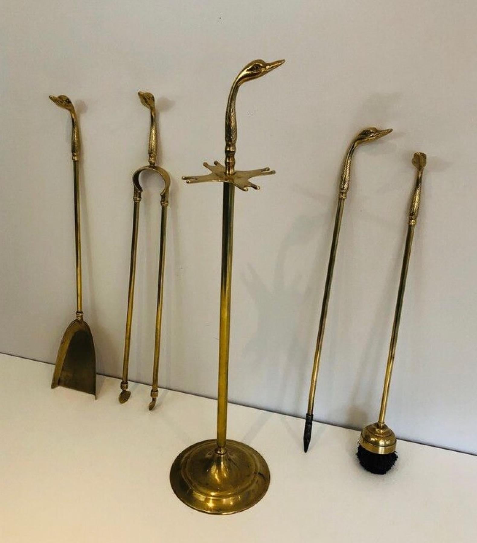 Pair of Brass Duck Heads Fireplace Tools on Stand In the Style of Maison Jansen In Good Condition For Sale In Marcq-en-Barœul, Hauts-de-France