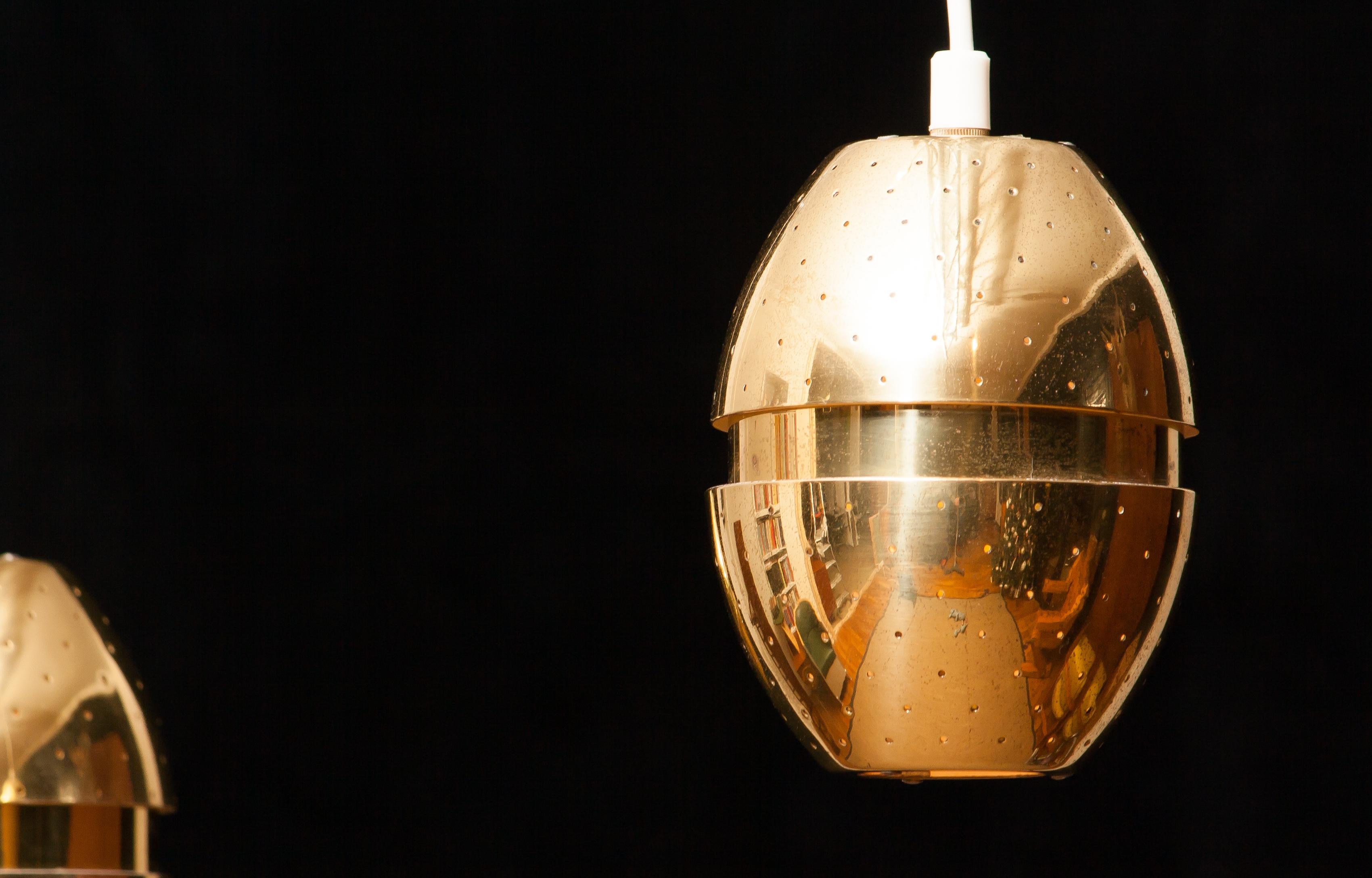 Pair of Brass 'Egg' Pendants by Hans-Agne Jakobsson, 1960s In Excellent Condition In Silvolde, Gelderland