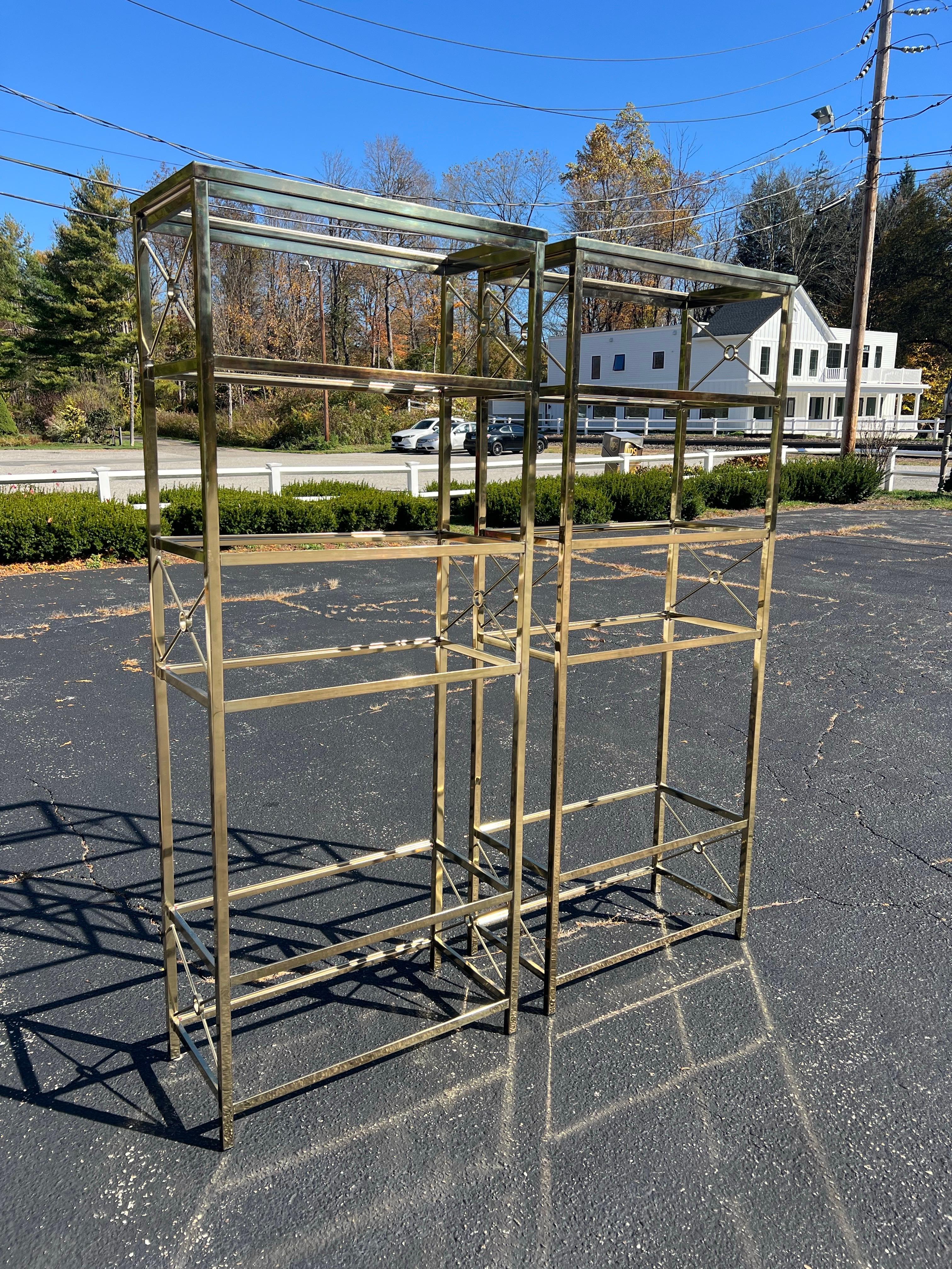 Coppia di cassettiere in ottone in vendita 2