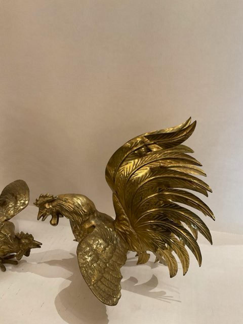Mid-Century Modern Paire de coqs de combat en laiton en vente