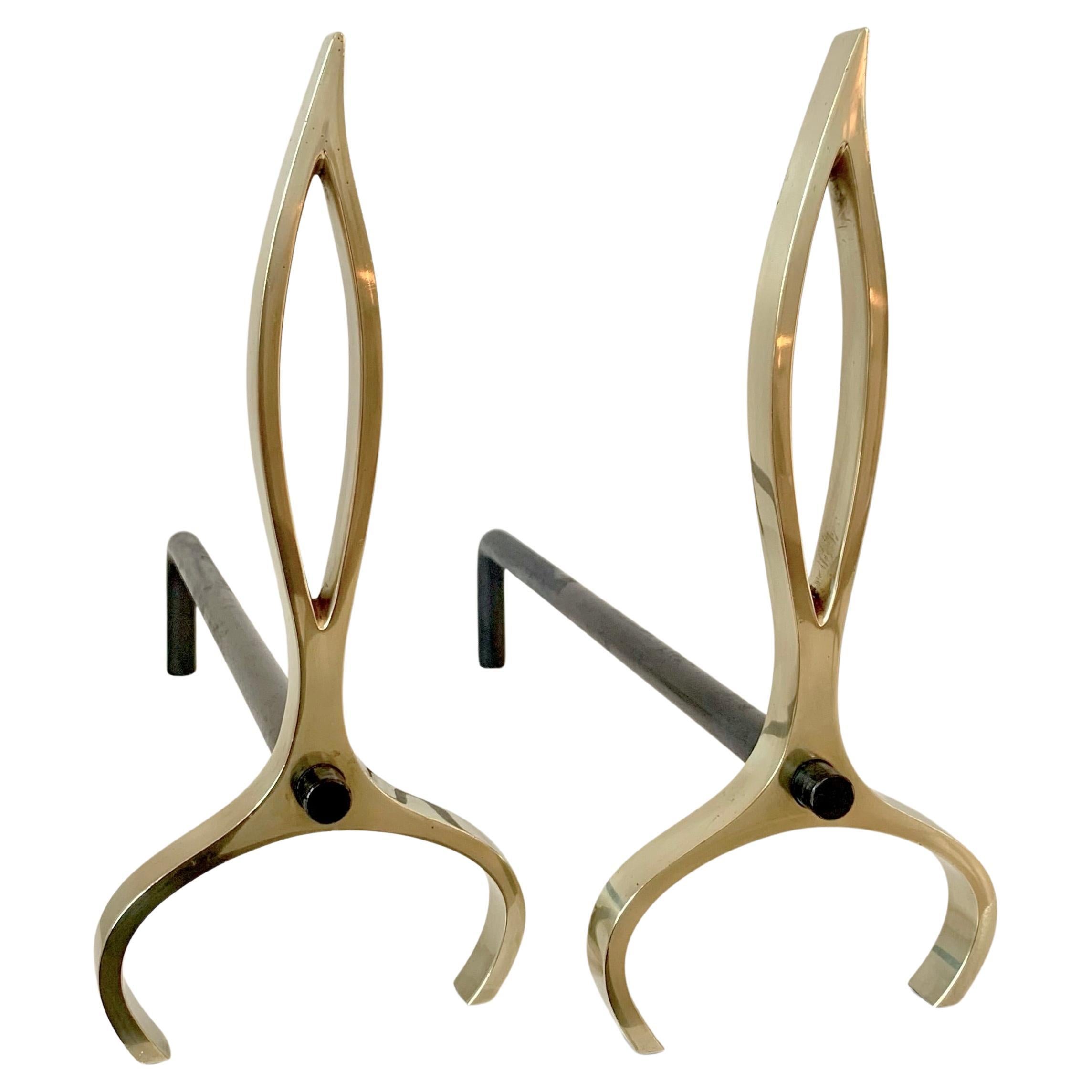 Paar Flammen-Andirons aus Messing, um 1960, Italien.