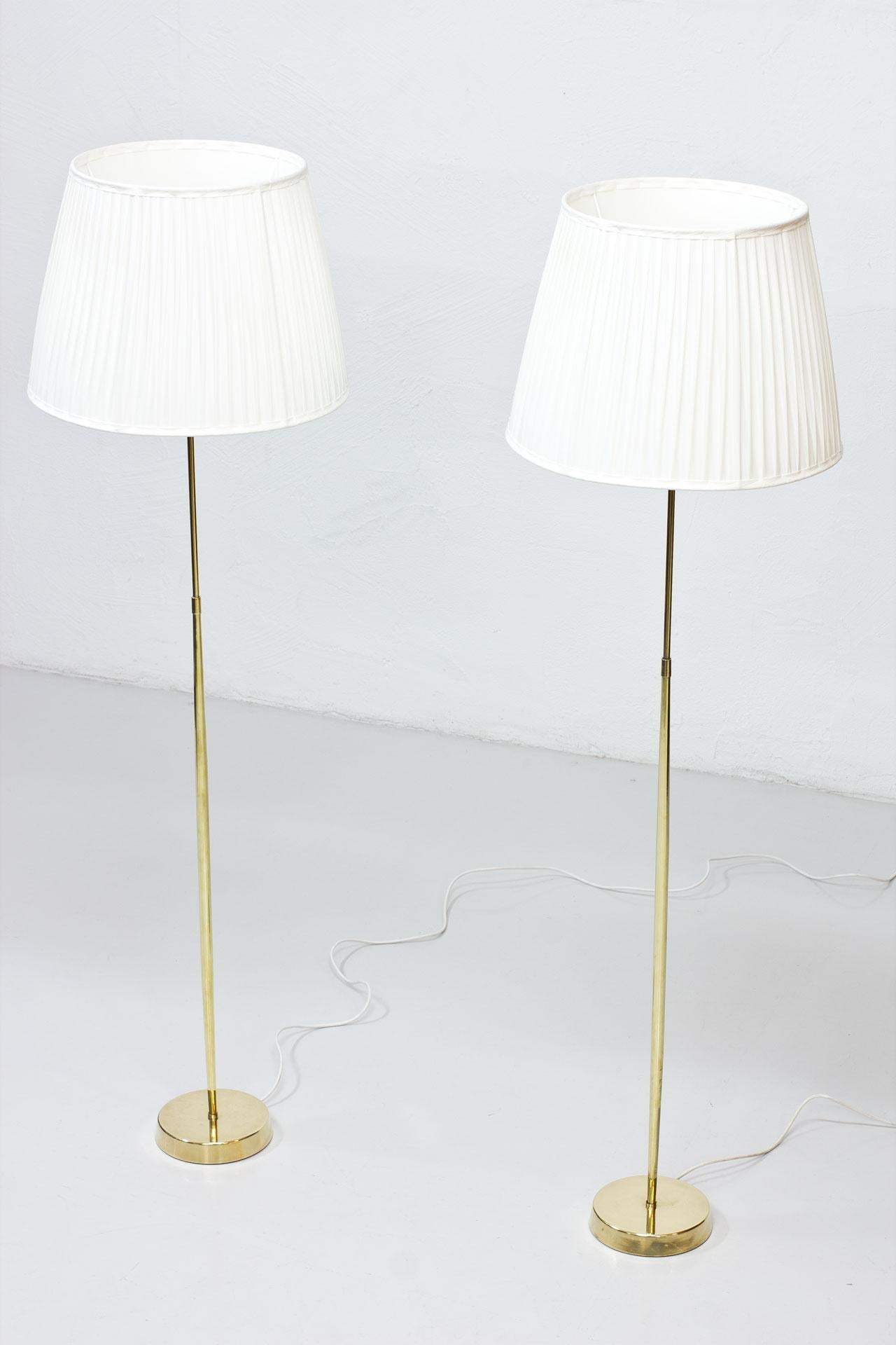Stehlampen aus Messing von ASEA Belysning, Schweden, 1950er Jahre, Paar im Zustand „Gut“ im Angebot in Stockholm, Stockholms län