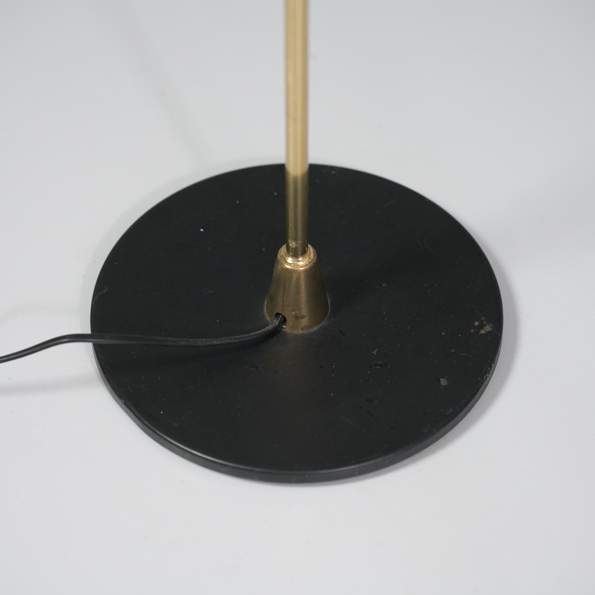 Paire de lampadaires en laiton, Finlande, années 1960 Bon état - En vente à Helsinki, Uusimaa