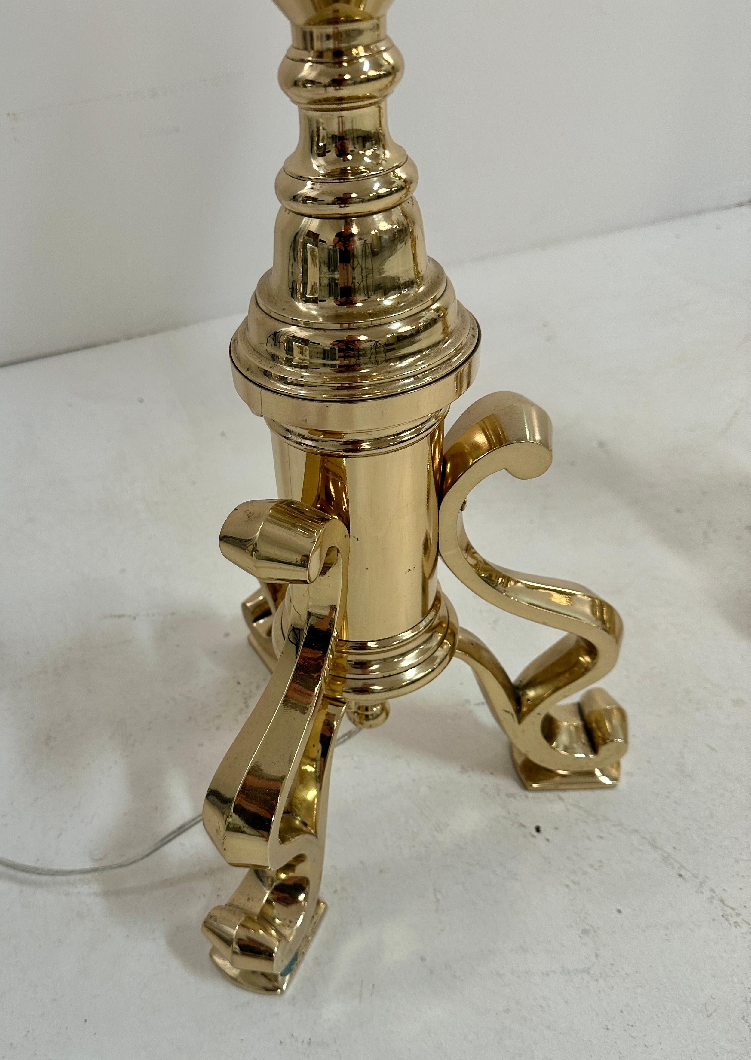 Paire de  Lampes de sol en laiton en forme de chandelier en vente 1