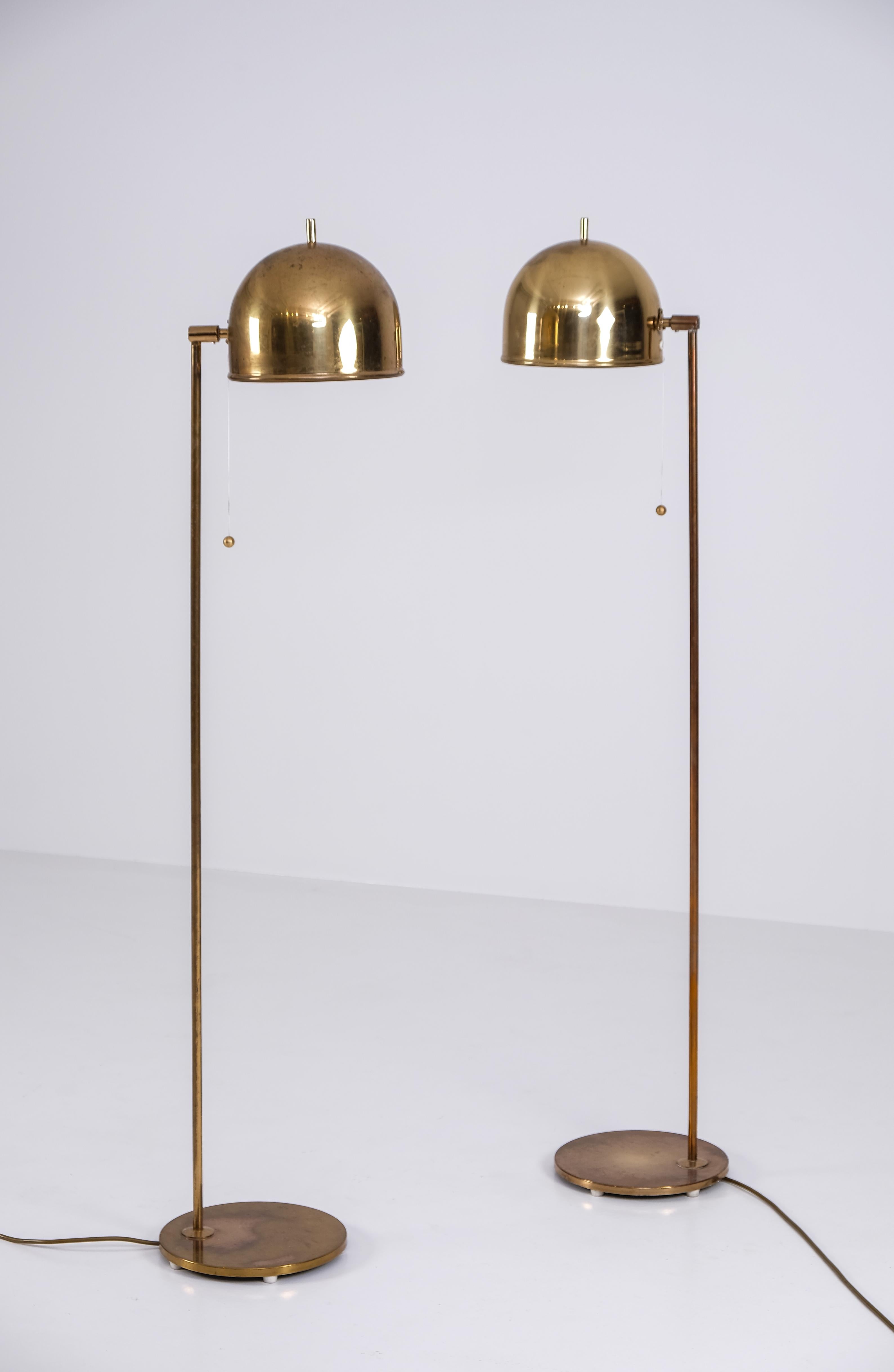 Pair of Brass Floor Lamps Model G-075, Bergboms, Sweden, 1960s In Good Condition For Sale In Stockholm, SE