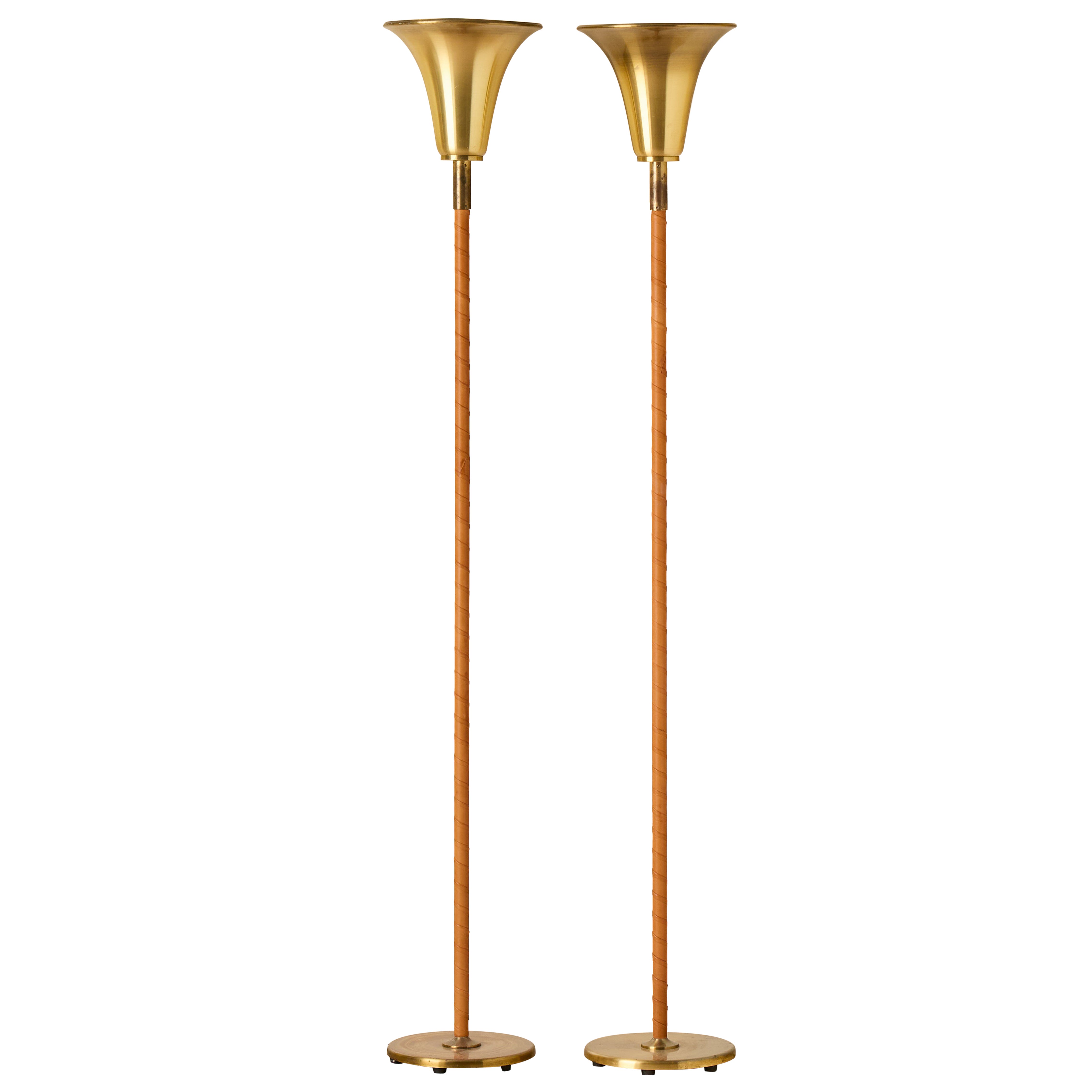 Paire de lampadaires en laiton, Norvège, années 1960 en vente