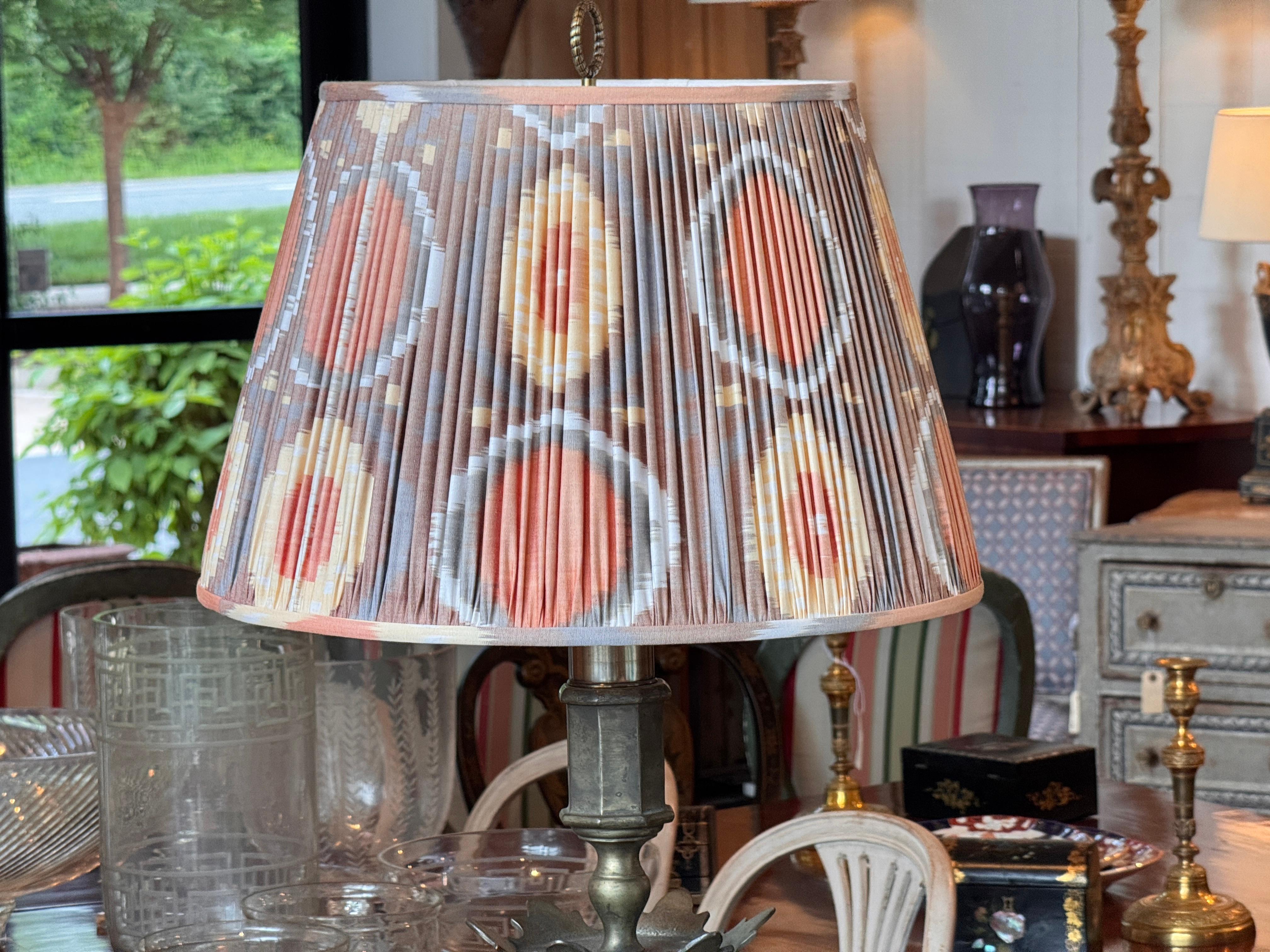 Mid-20th Century Pair of Brass Floor Lamps With Tripod Bases For Sale