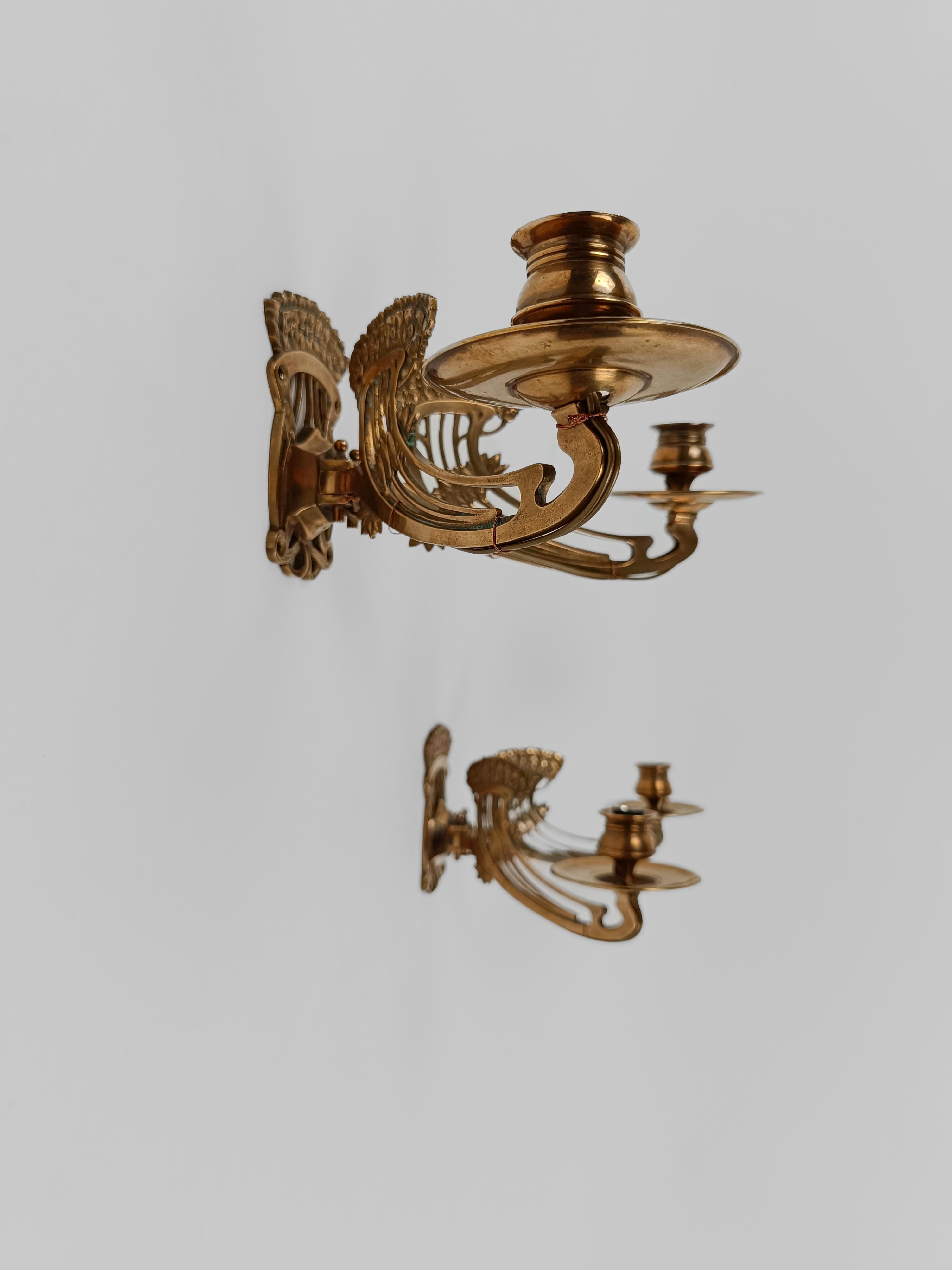Pair of Brass Floral Art Nouveau Wall Lights Sconces Early 20th Century  In Good Condition In Roma, IT