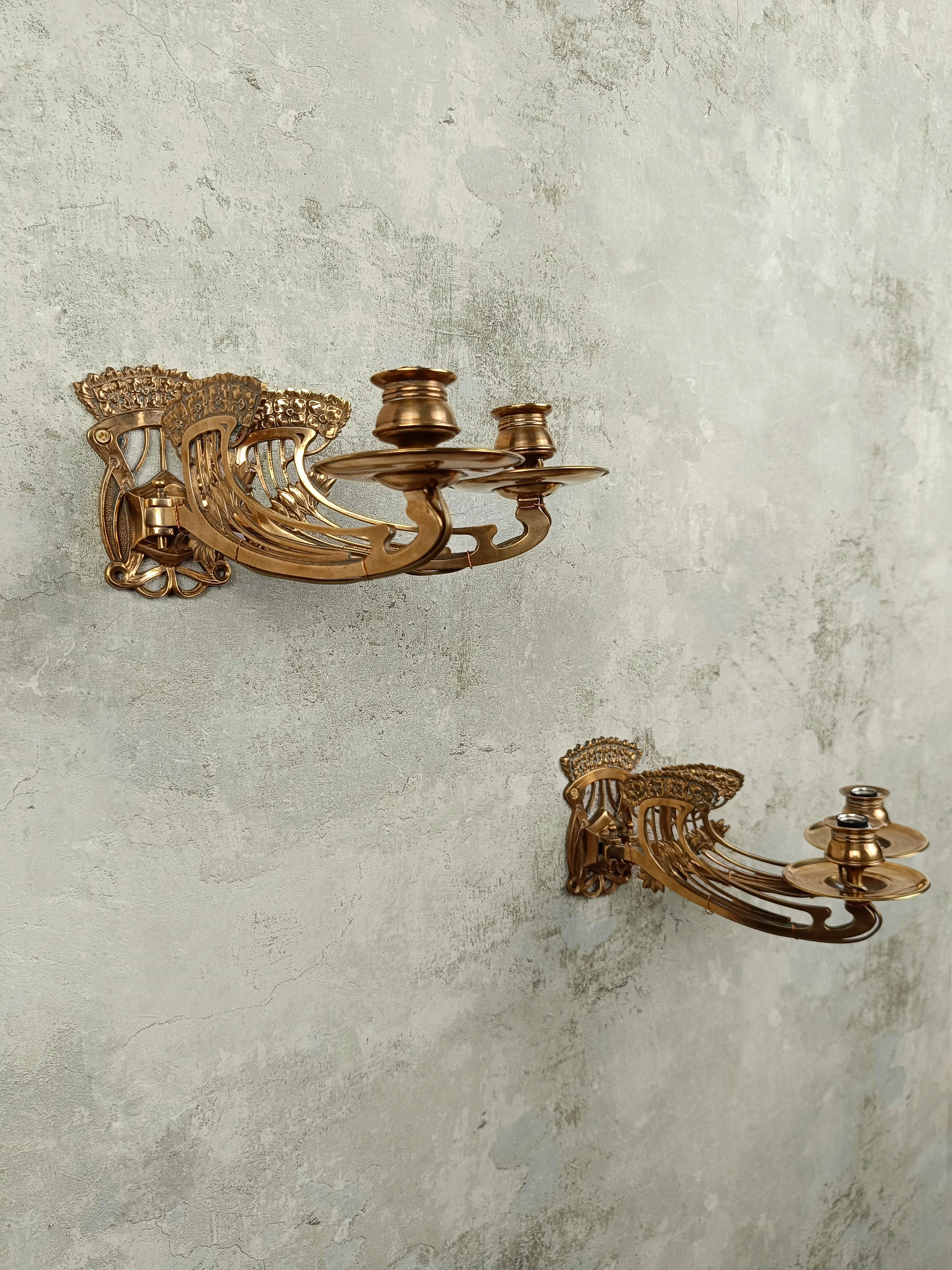 Pair of Brass Floral Art Nouveau Wall Lights Sconces Early 20th Century  3